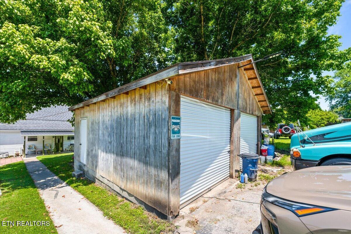 781 S Main Street Jellico TN 37762