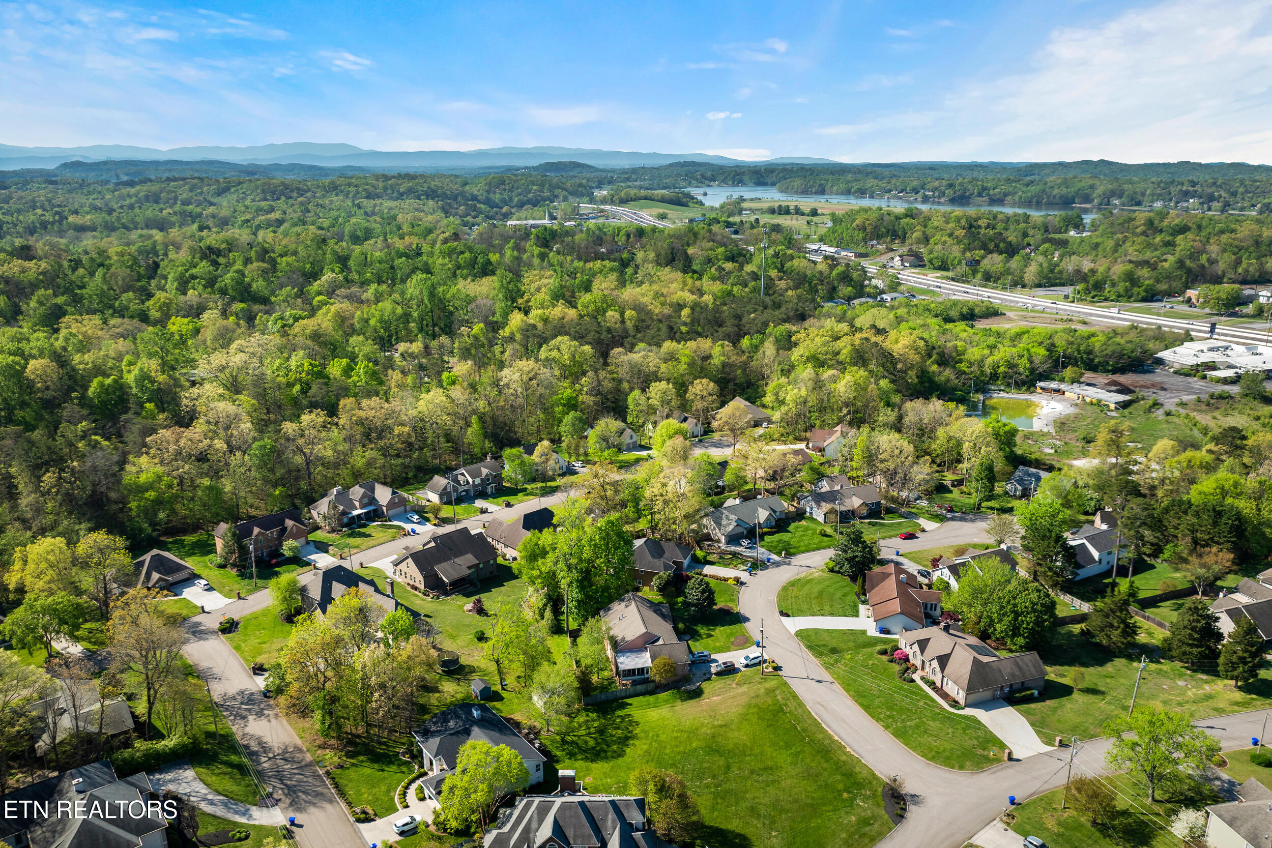 3201 Roanoke Circle Knoxville TN 37920