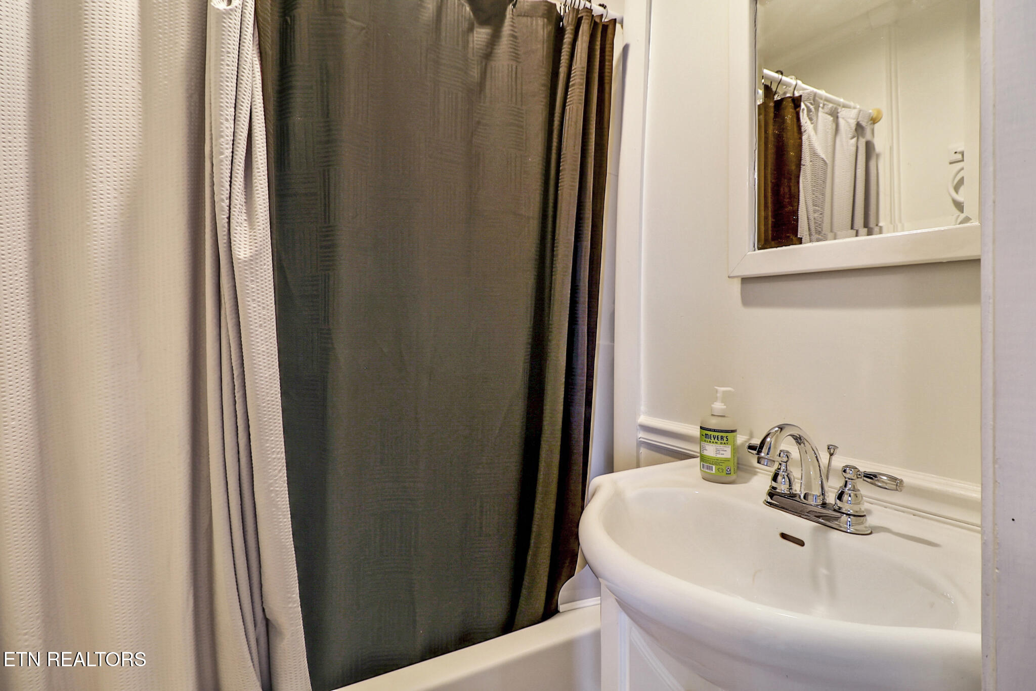 1104 Allardt Highway Jamestown TN 38556