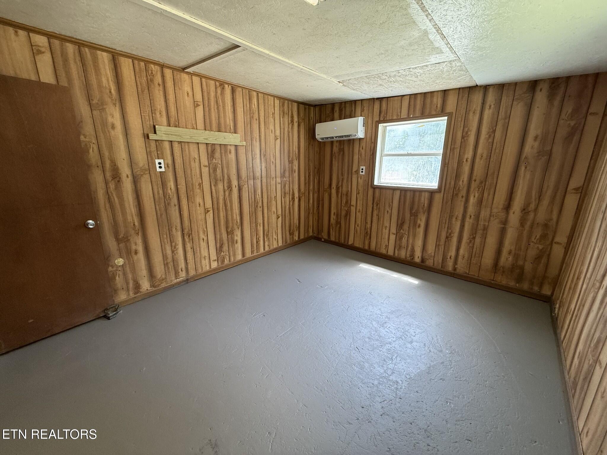 1074 S Main Street Crossville TN 38555