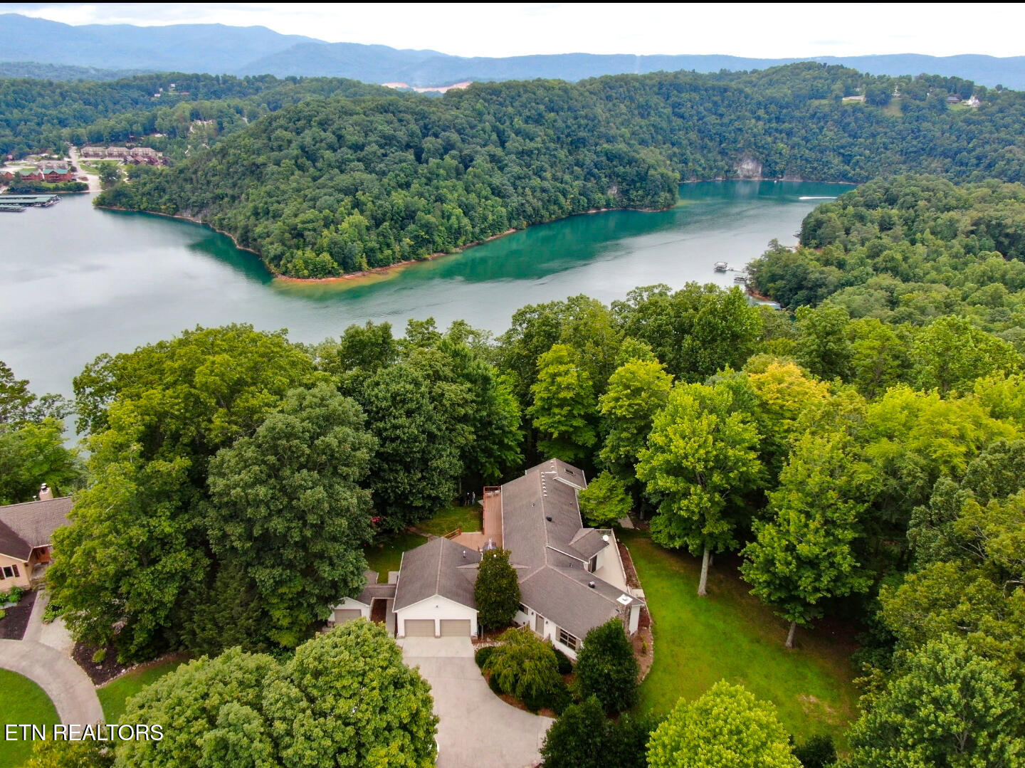 337 Fox Ridge Lane Caryville TN 37714