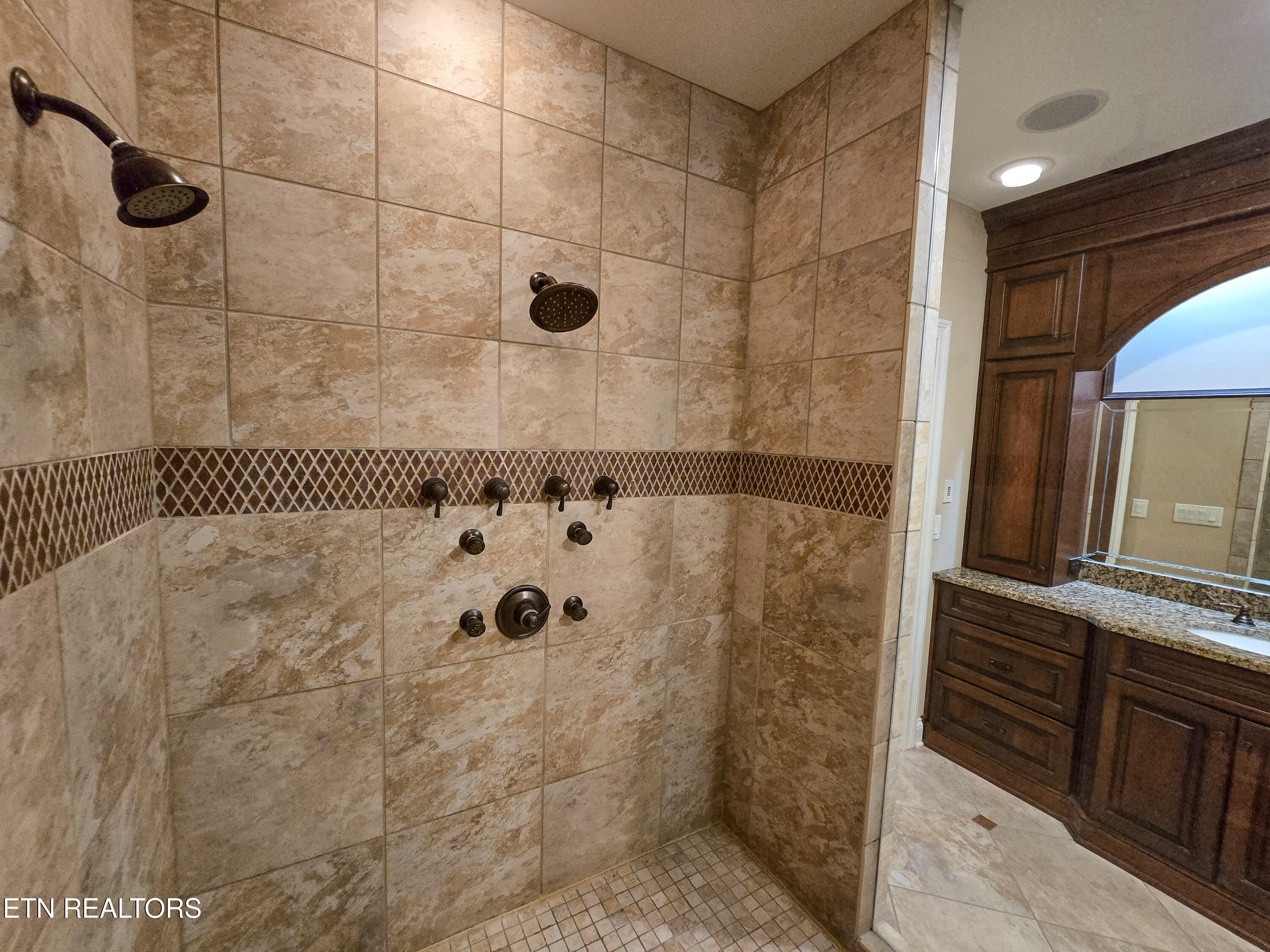 337 Fox Ridge Lane Caryville TN 37714