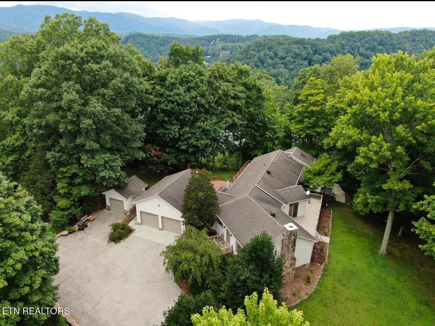 337 Fox Ridge Lane Caryville TN 37714