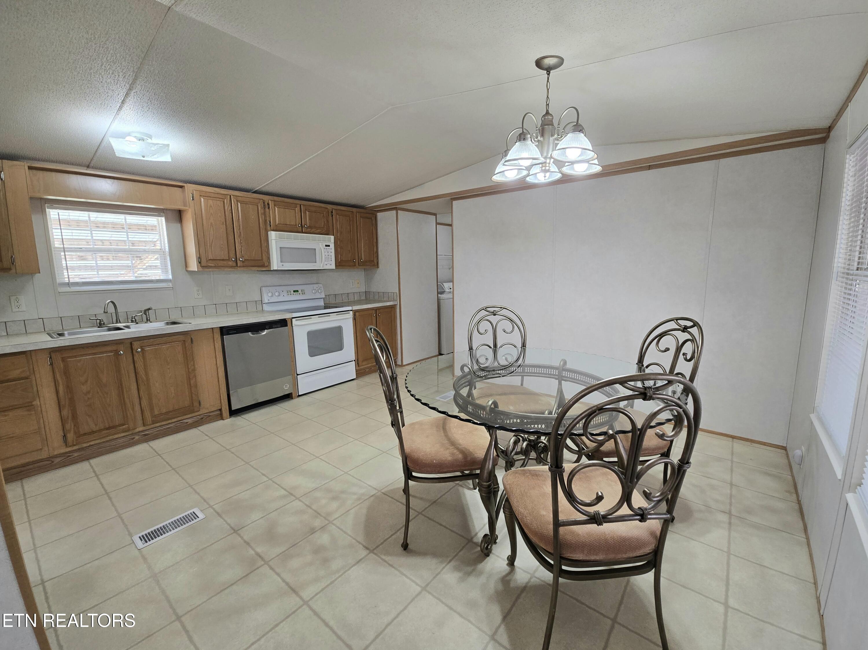 141 Reuben Lane Wartburg TN 37887