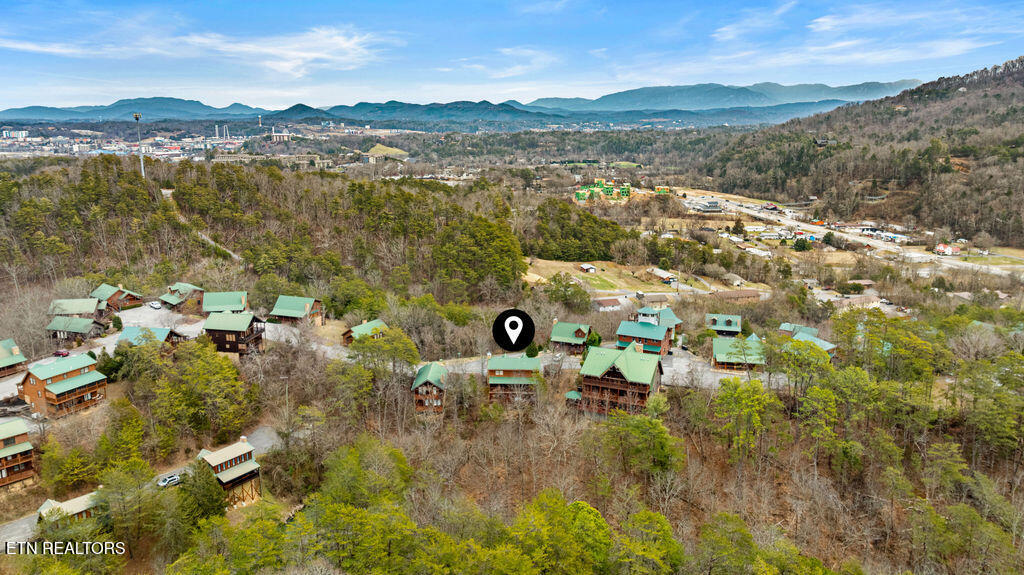 3306 Kestrel Way Pigeon Forge TN 37863