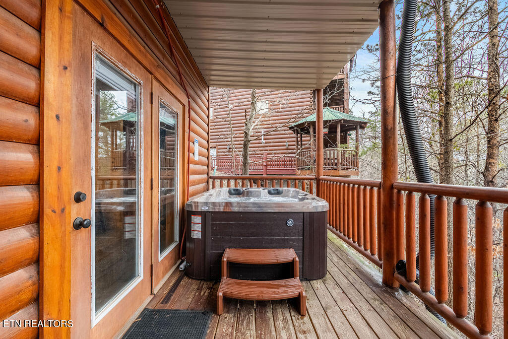 3306 Kestrel Way Pigeon Forge TN 37863