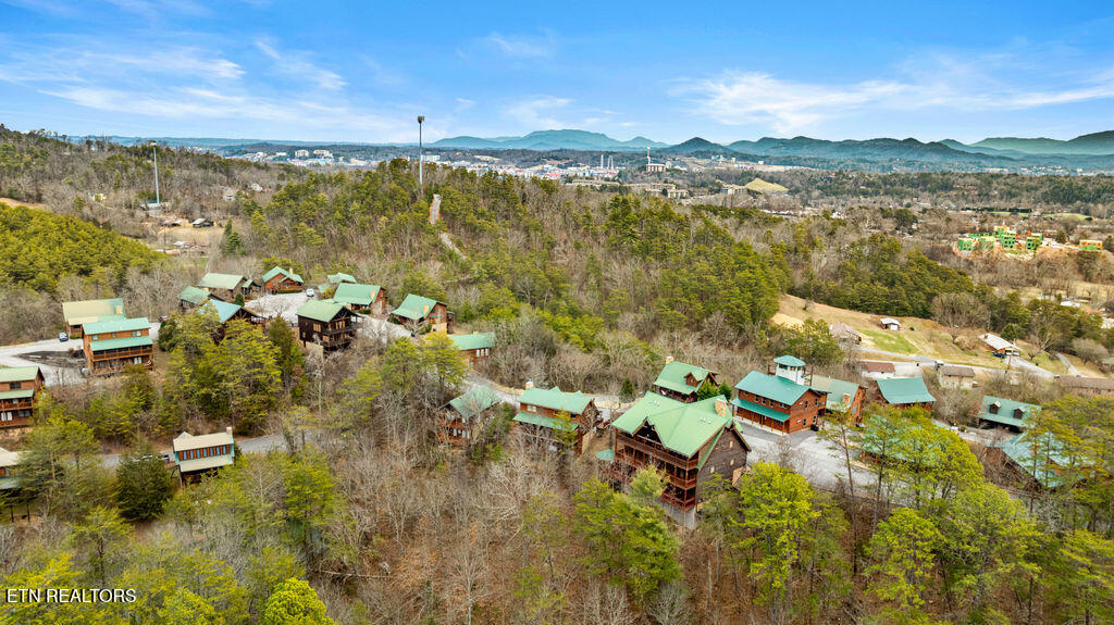 3306 Kestrel Way Pigeon Forge TN 37863