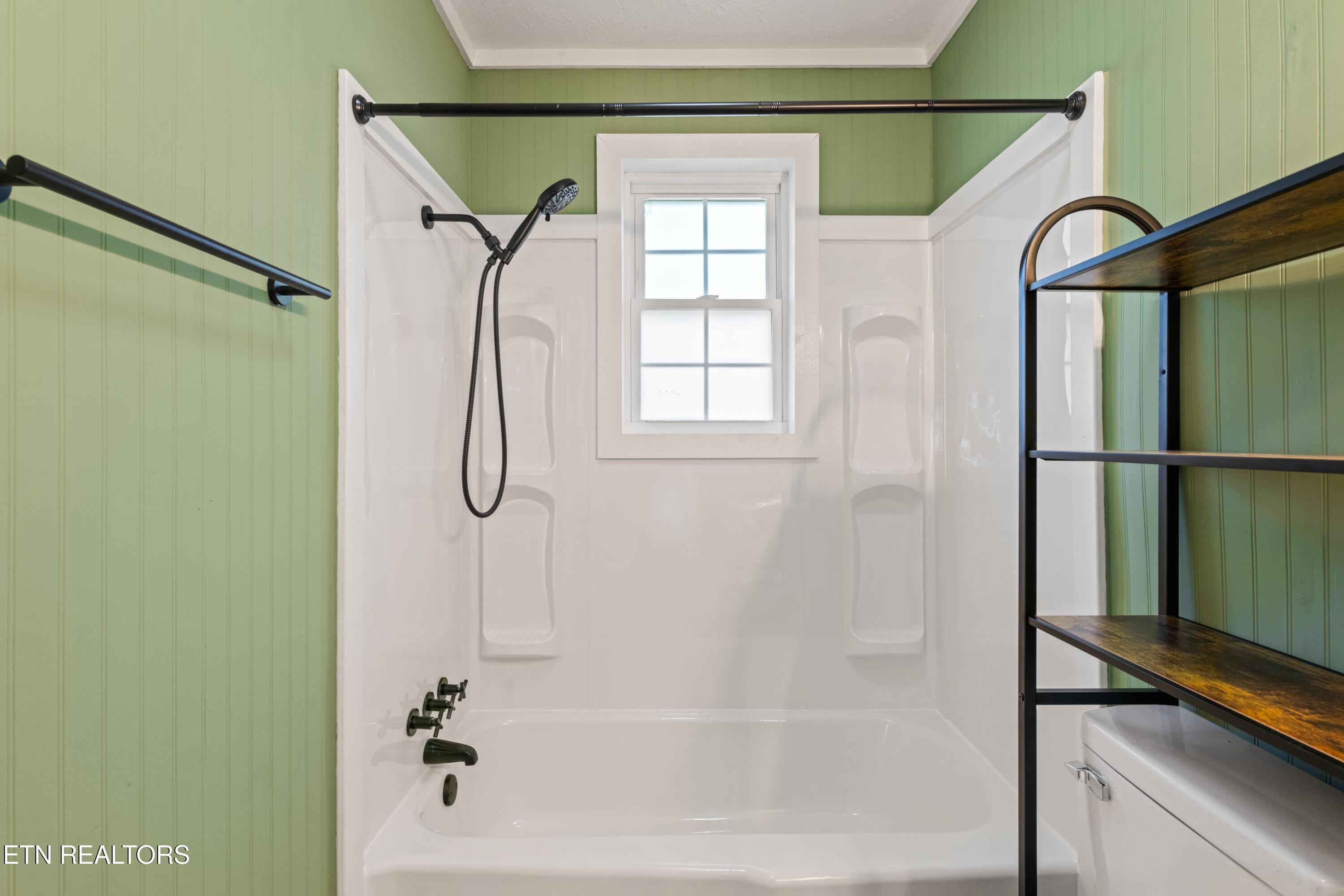 130 Pike Lane Caryville TN 37714