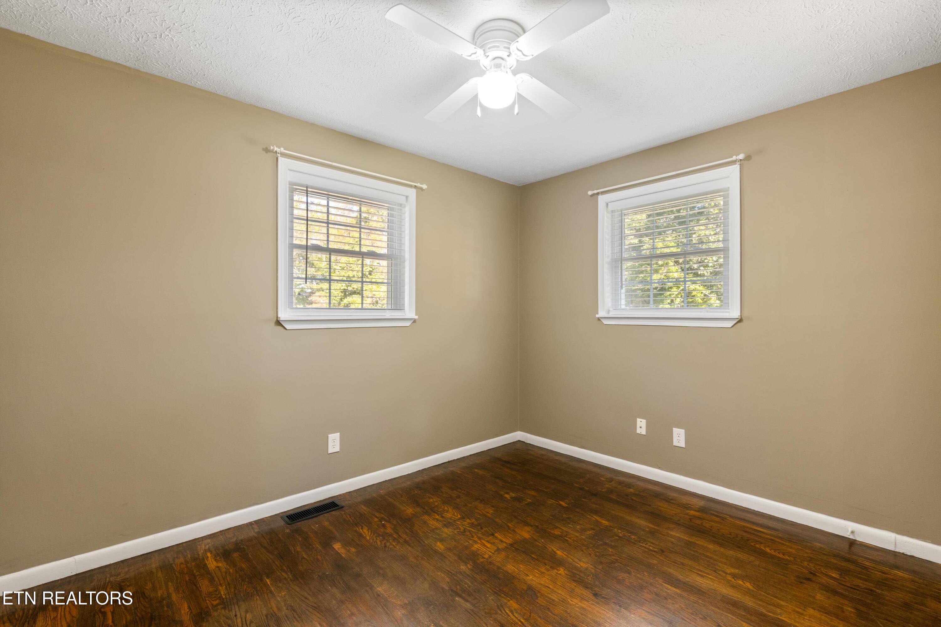 130 Pike Lane Caryville TN 37714