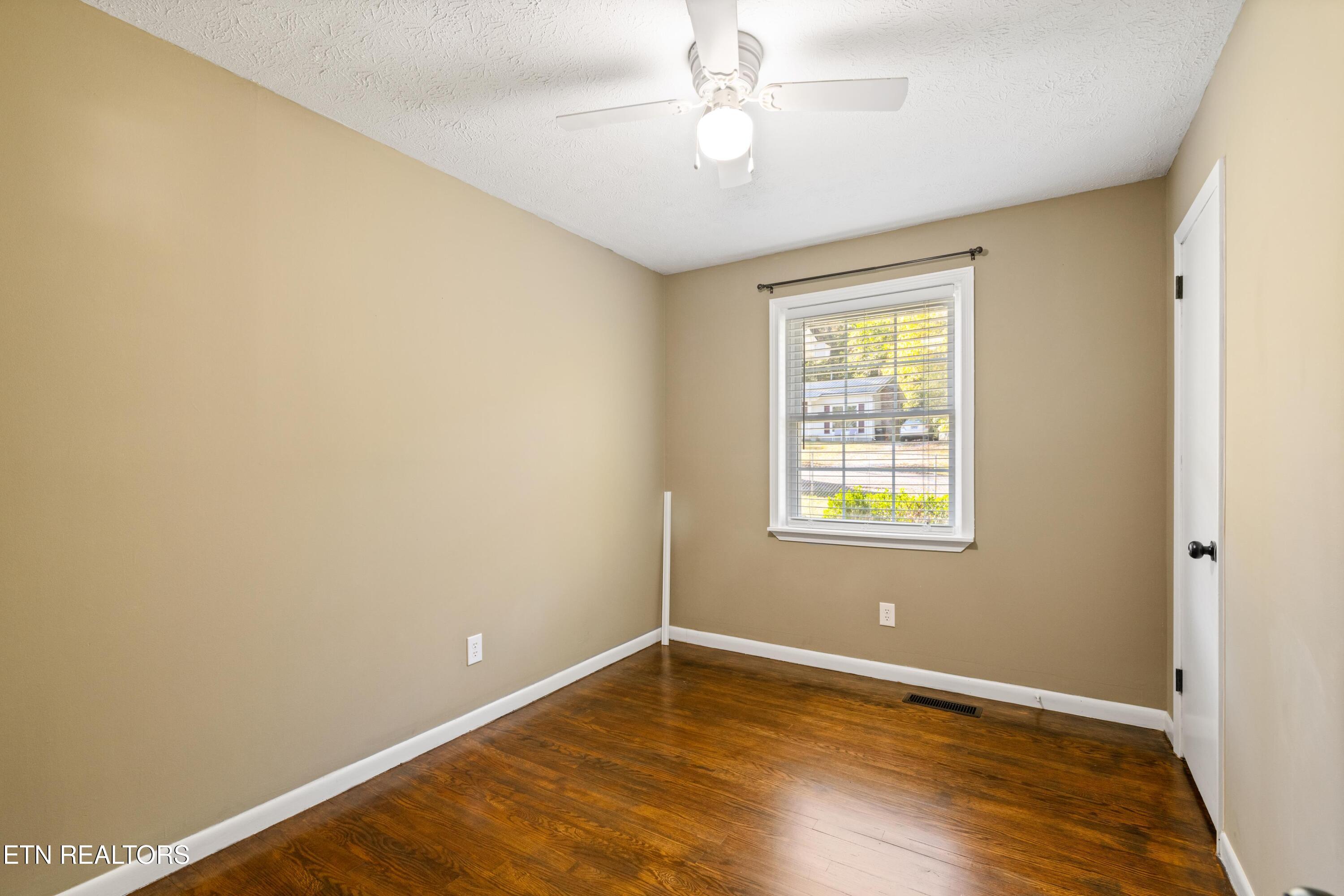 130 Pike Lane Caryville TN 37714