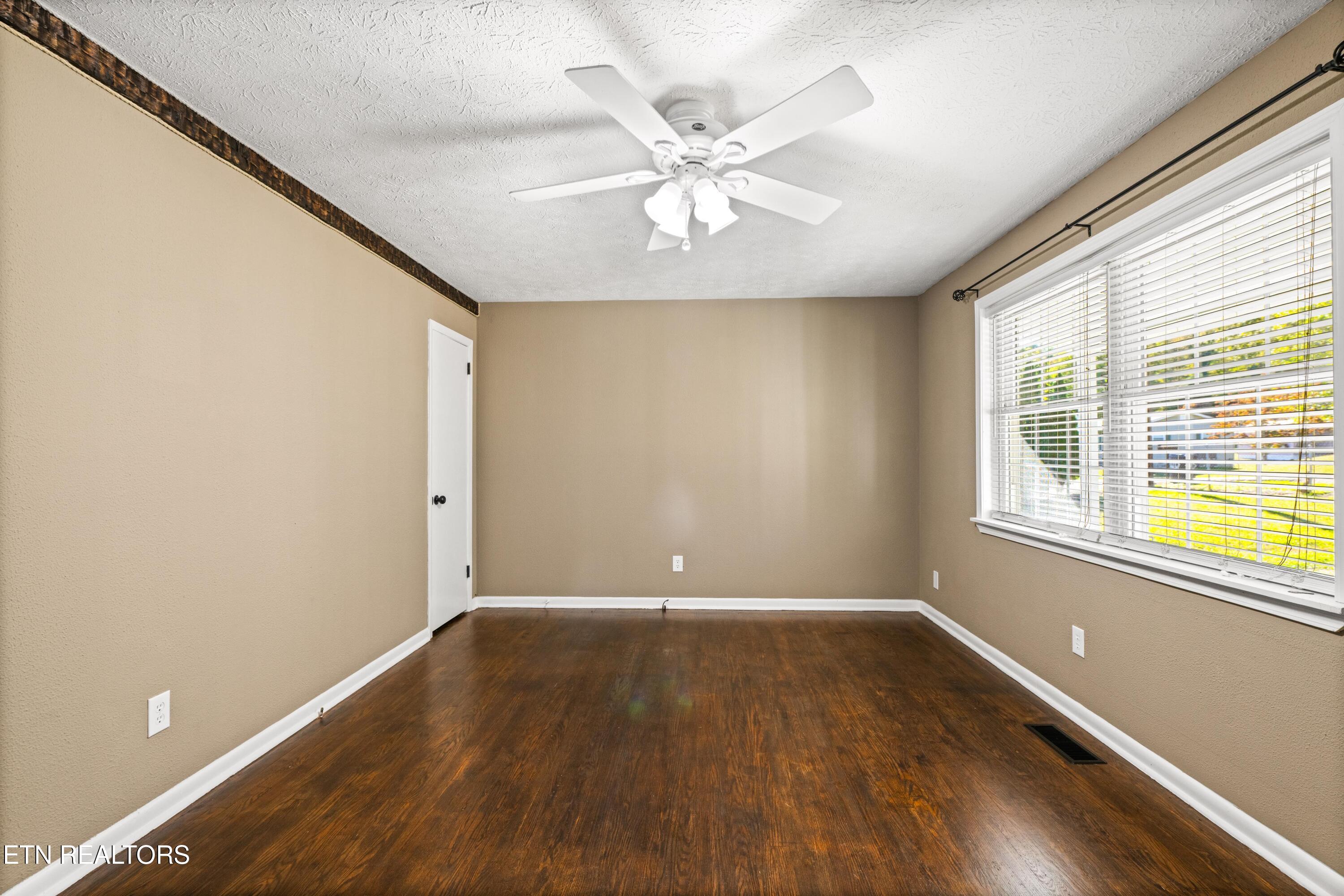 130 Pike Lane Caryville TN 37714