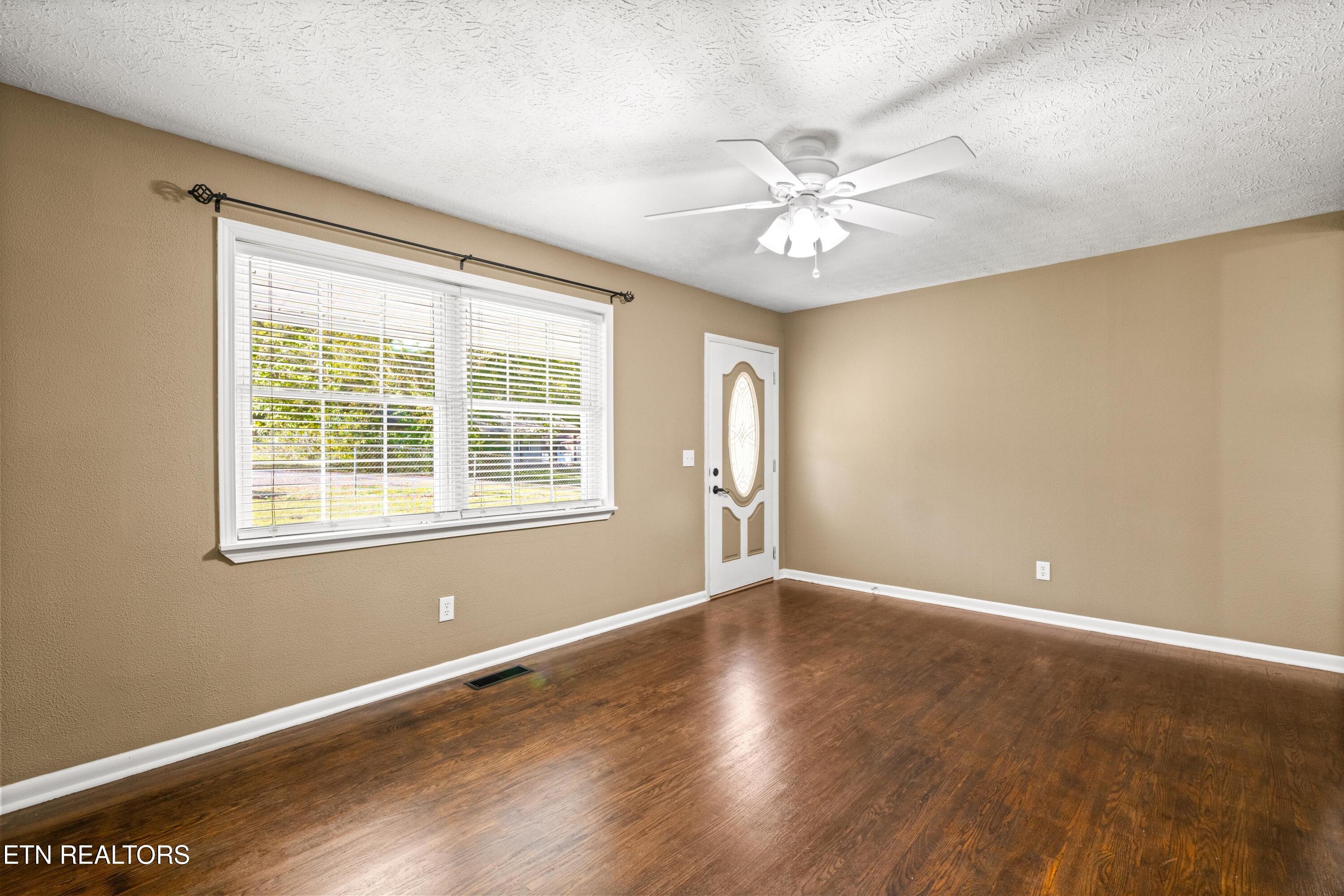 130 Pike Lane Caryville TN 37714