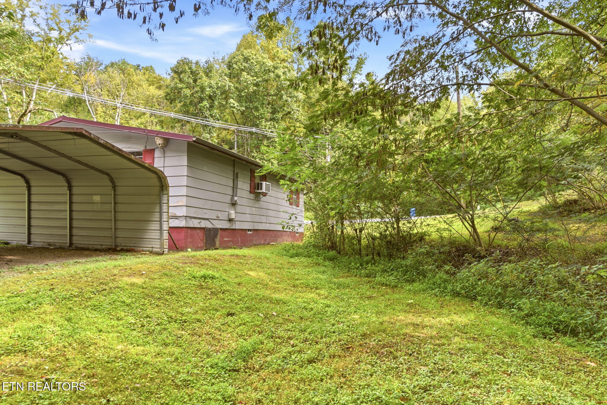 243 Smith Road Clinton TN 37716