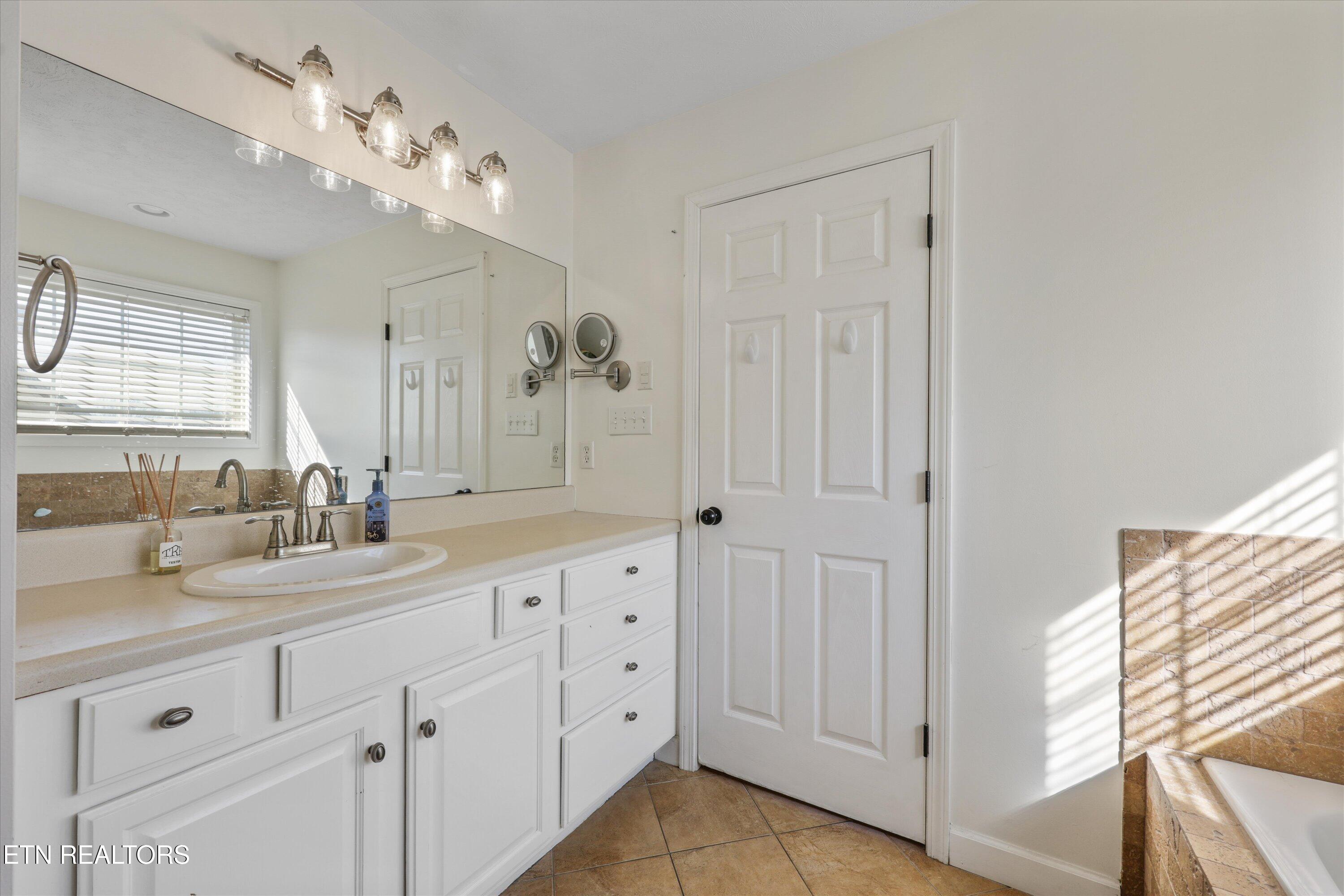 1057 Summerfield Drive Maryville TN 37801
