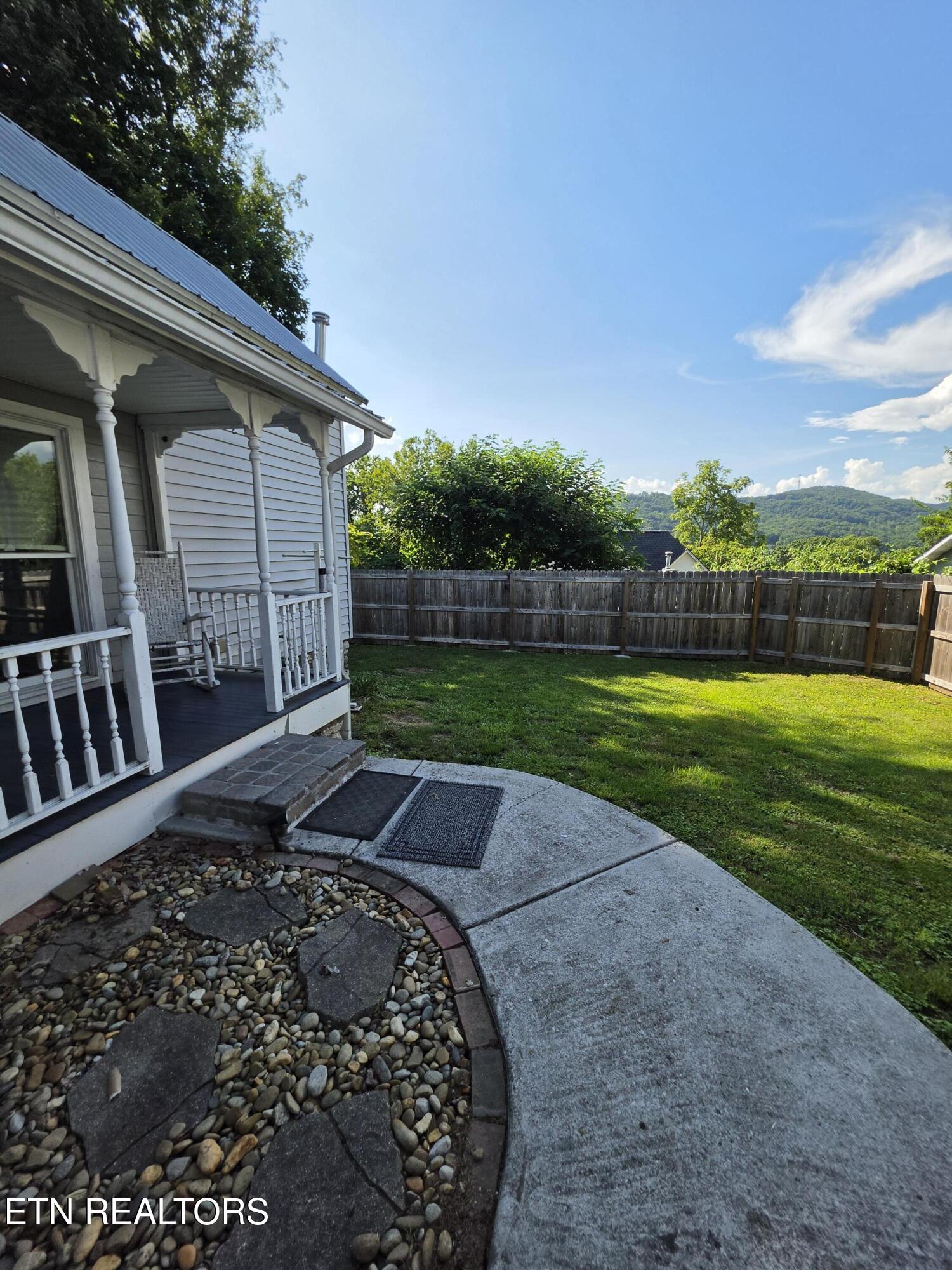 702 Clinton Street Harriman TN 37748