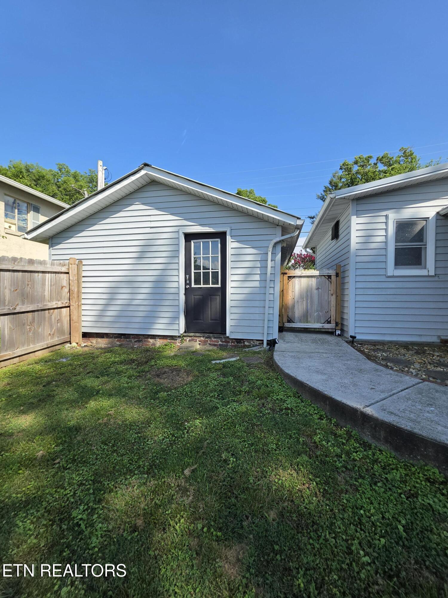 702 Clinton Street Harriman TN 37748