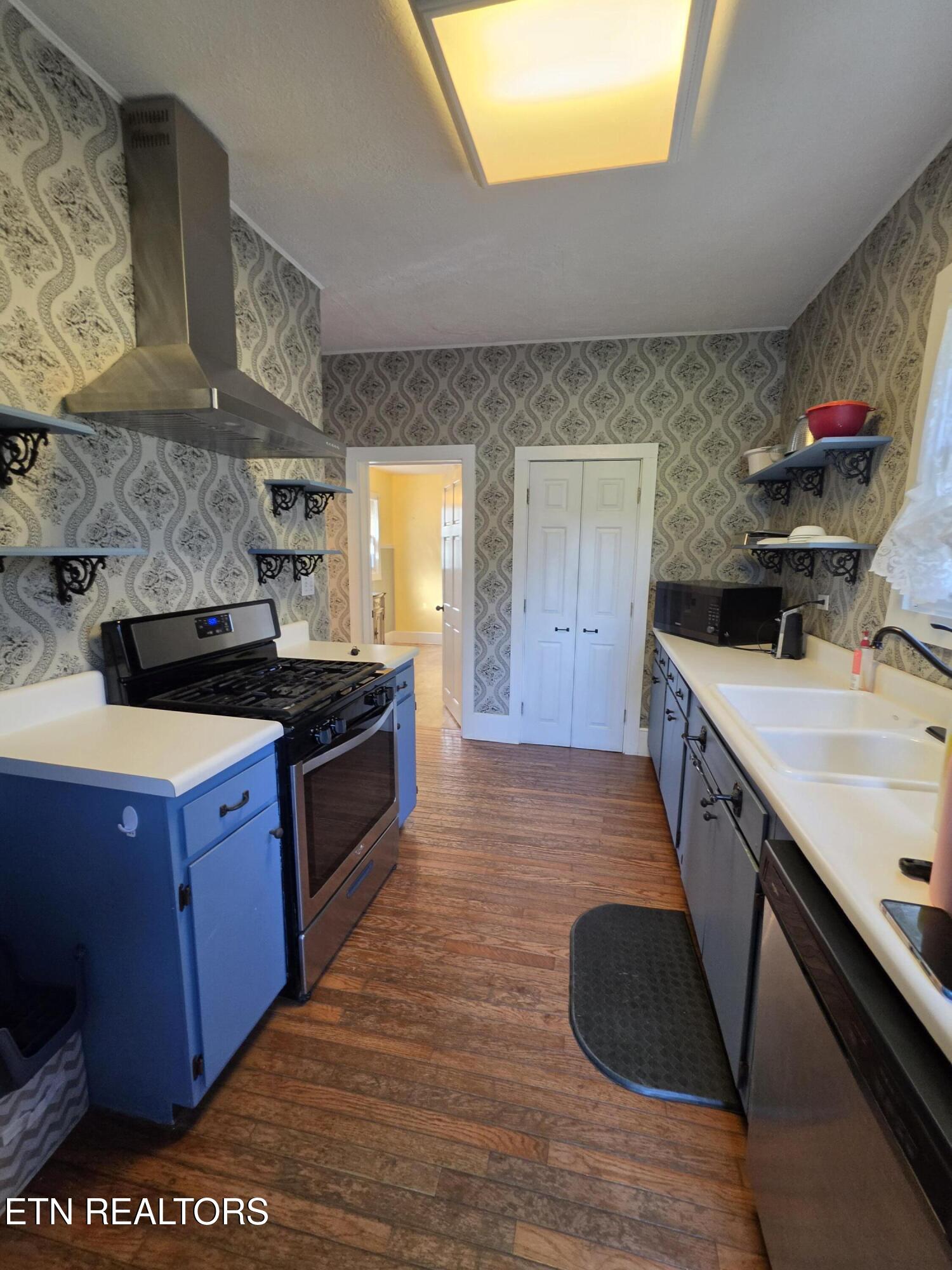 702 Clinton Street Harriman TN 37748
