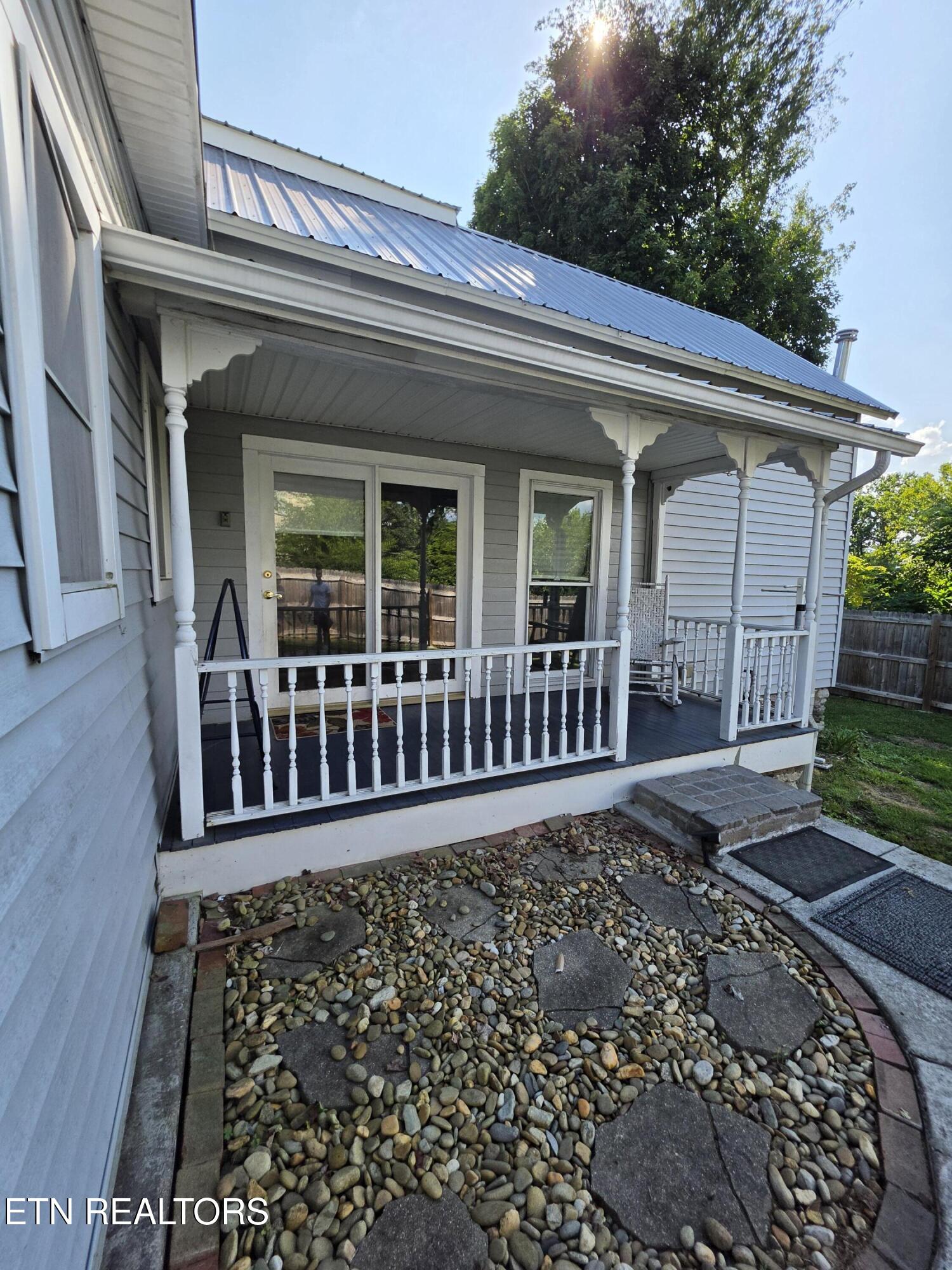 702 Clinton Street Harriman TN 37748