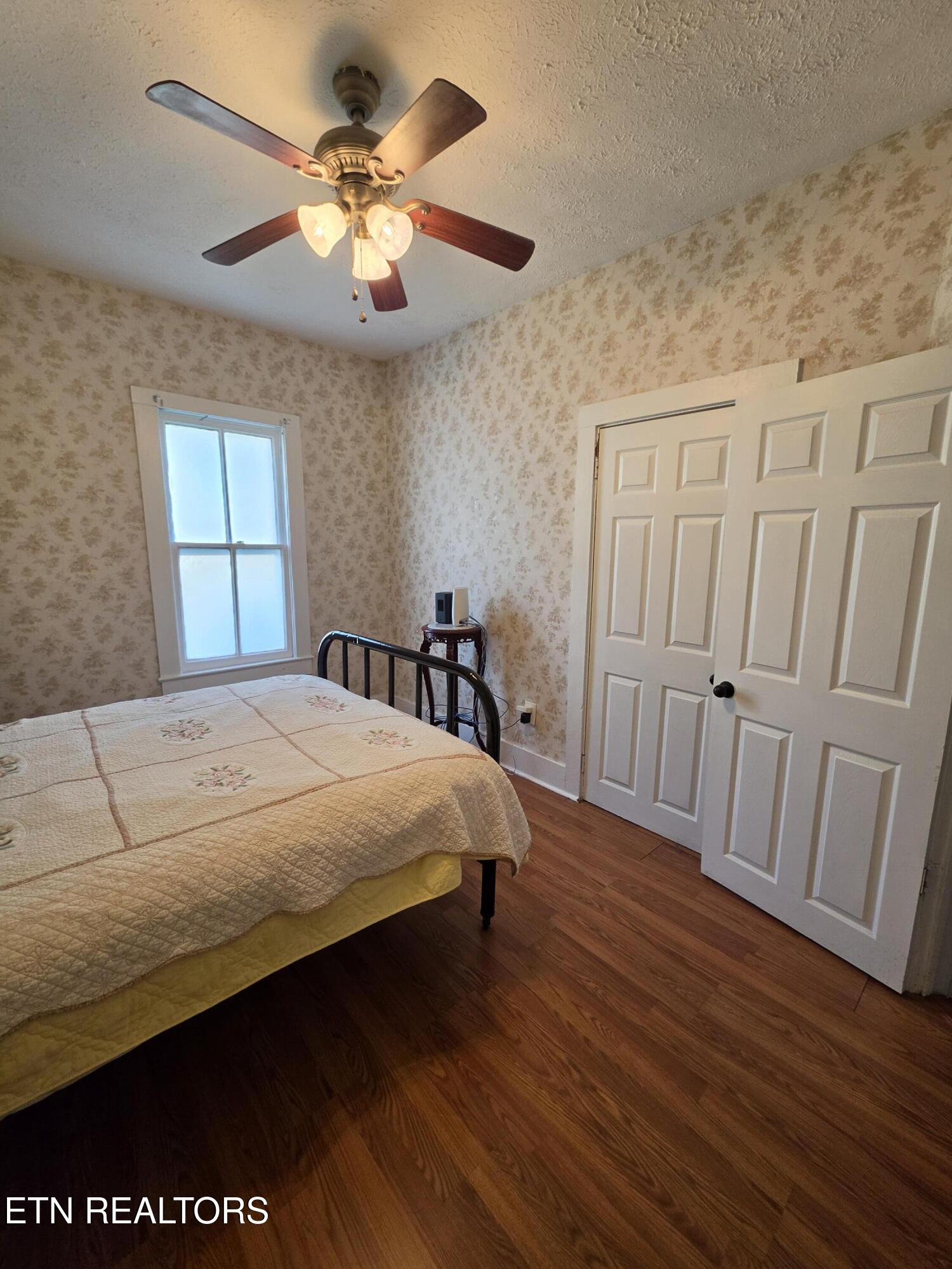 702 Clinton Street Harriman TN 37748