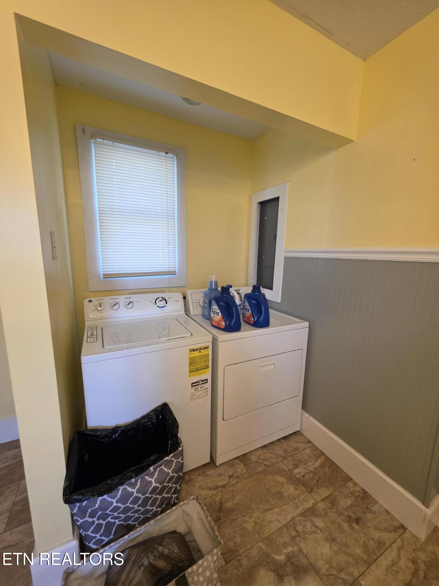702 Clinton Street Harriman TN 37748