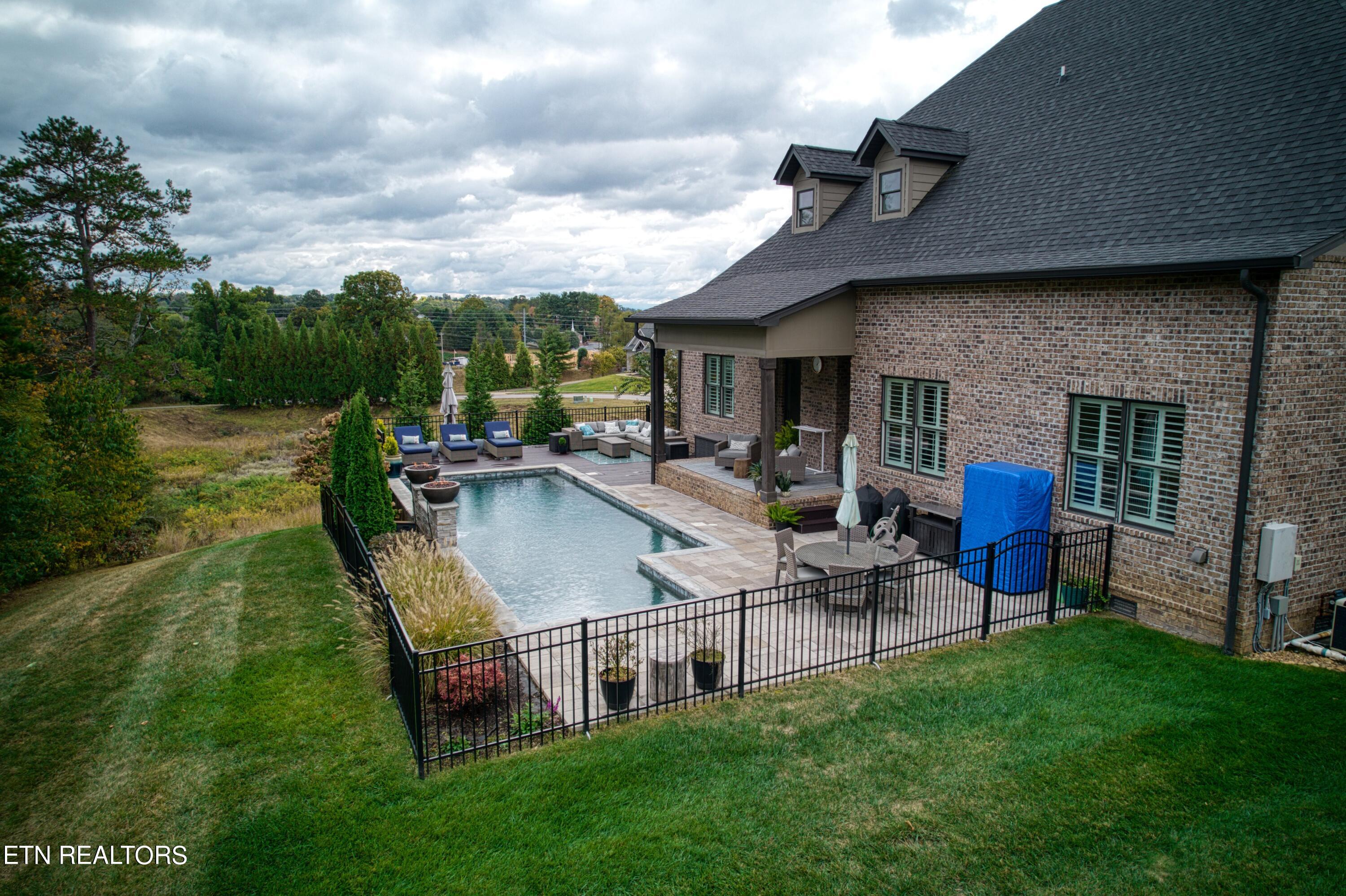 656 Split Rail Lane Knoxville TN 37934