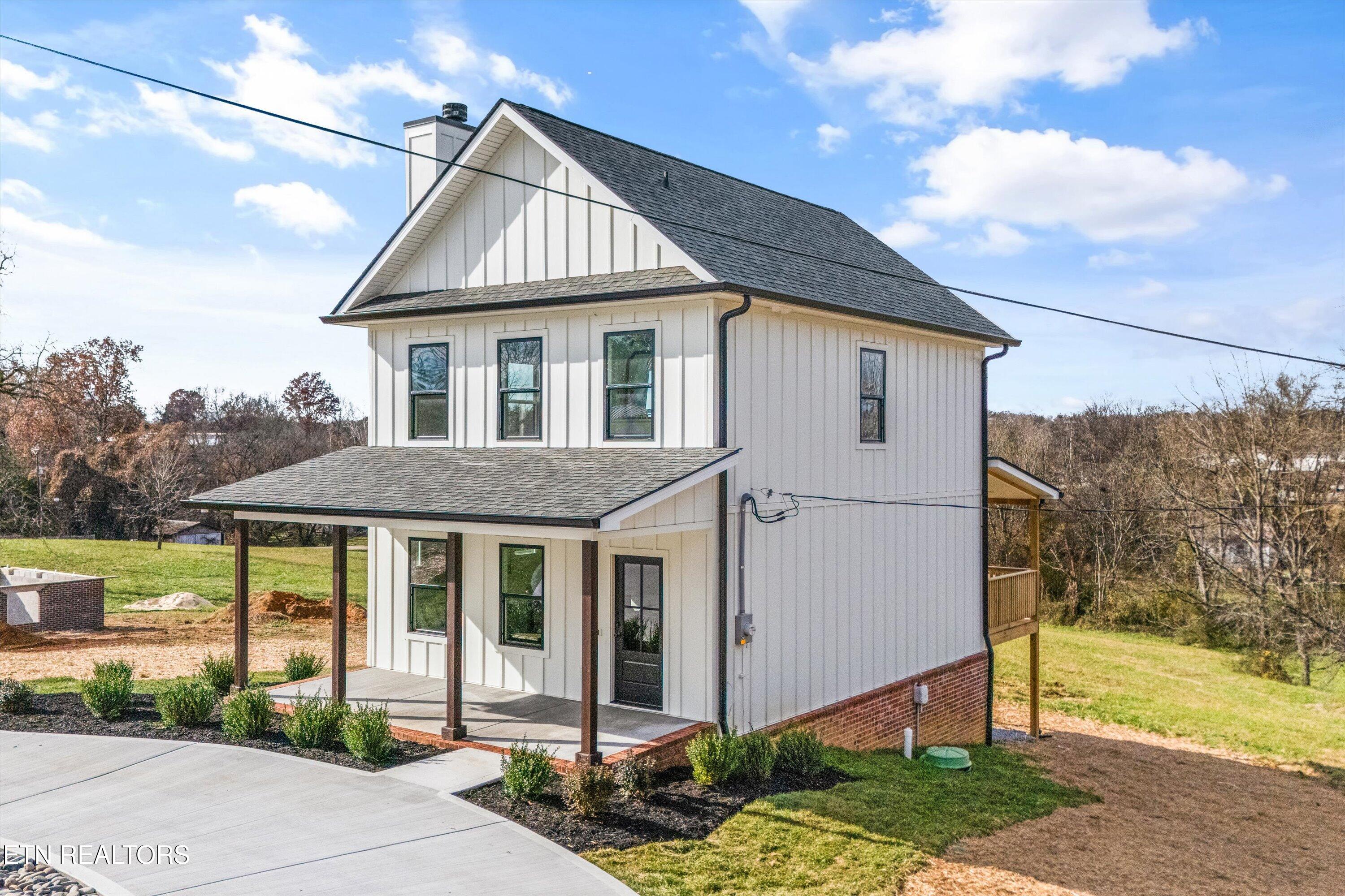 106 S Front Street Friendsville TN 37737