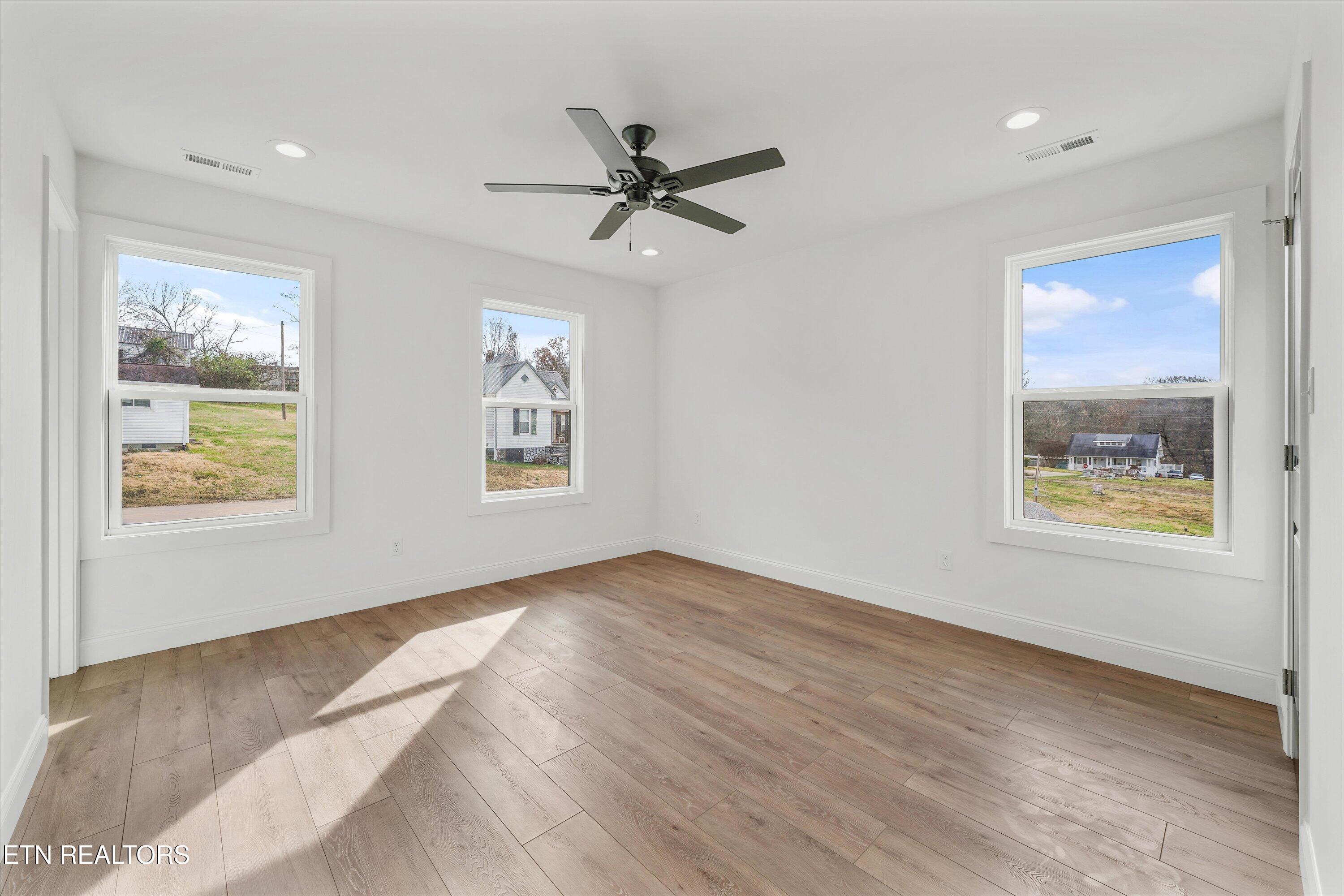 106 S Front Street Friendsville TN 37737