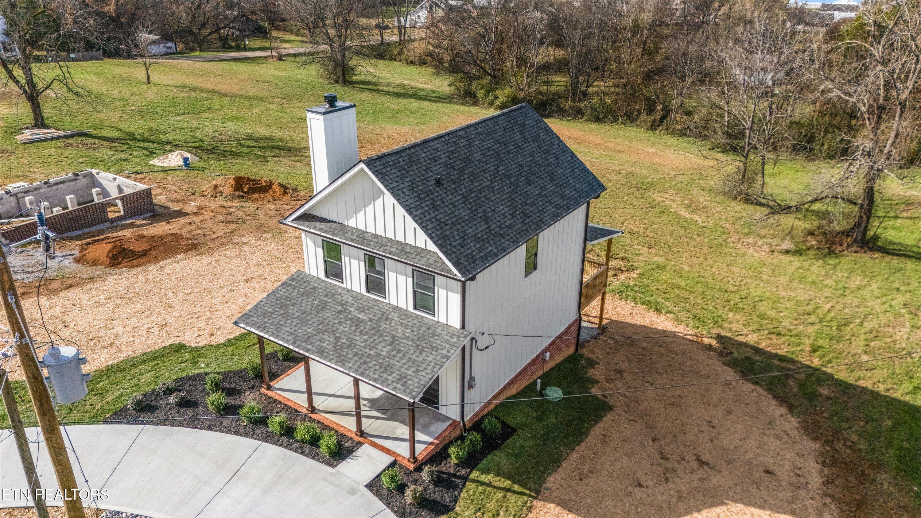 106 S Front Street Friendsville TN 37737
