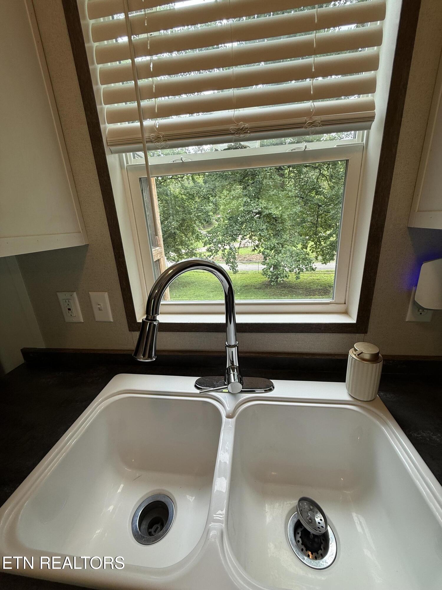 2005 Neubert Road Knoxville TN 37914