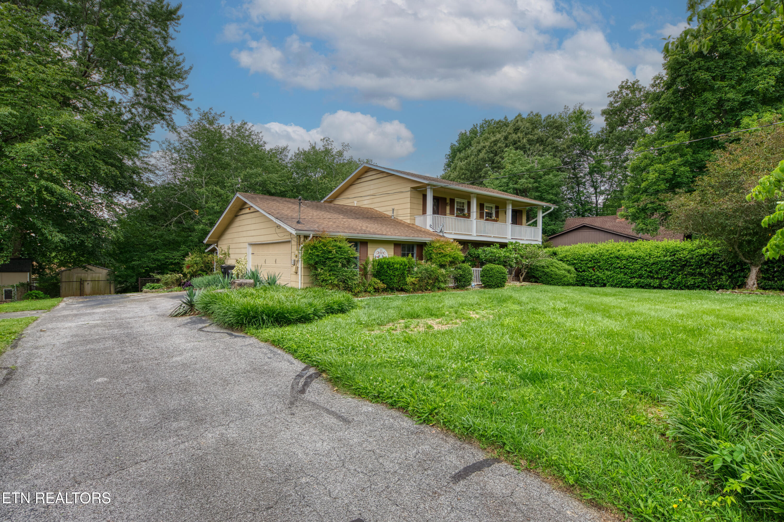 1805 Grenada Boulevard Knoxville TN 37922