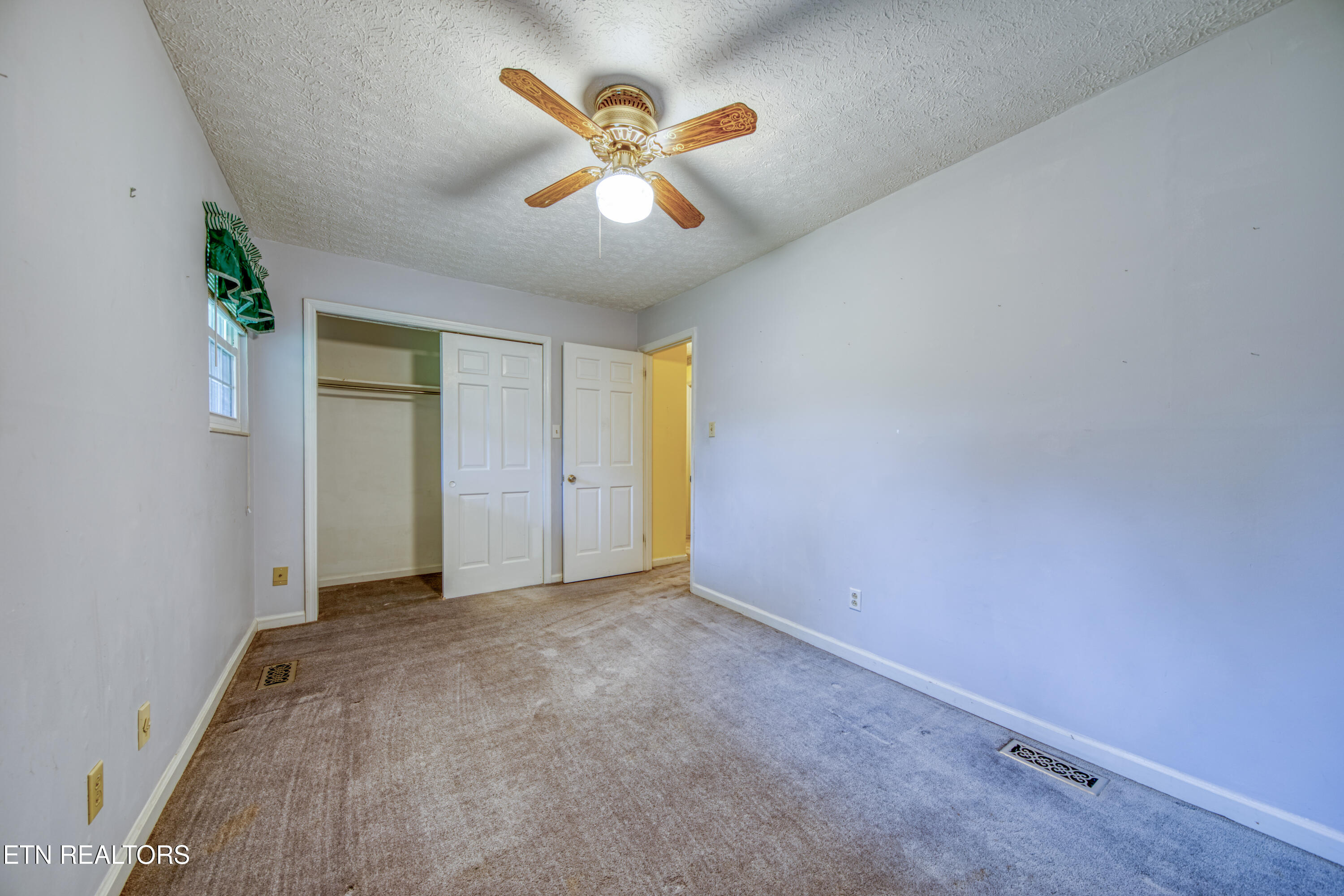 1805 Grenada Boulevard Knoxville TN 37922