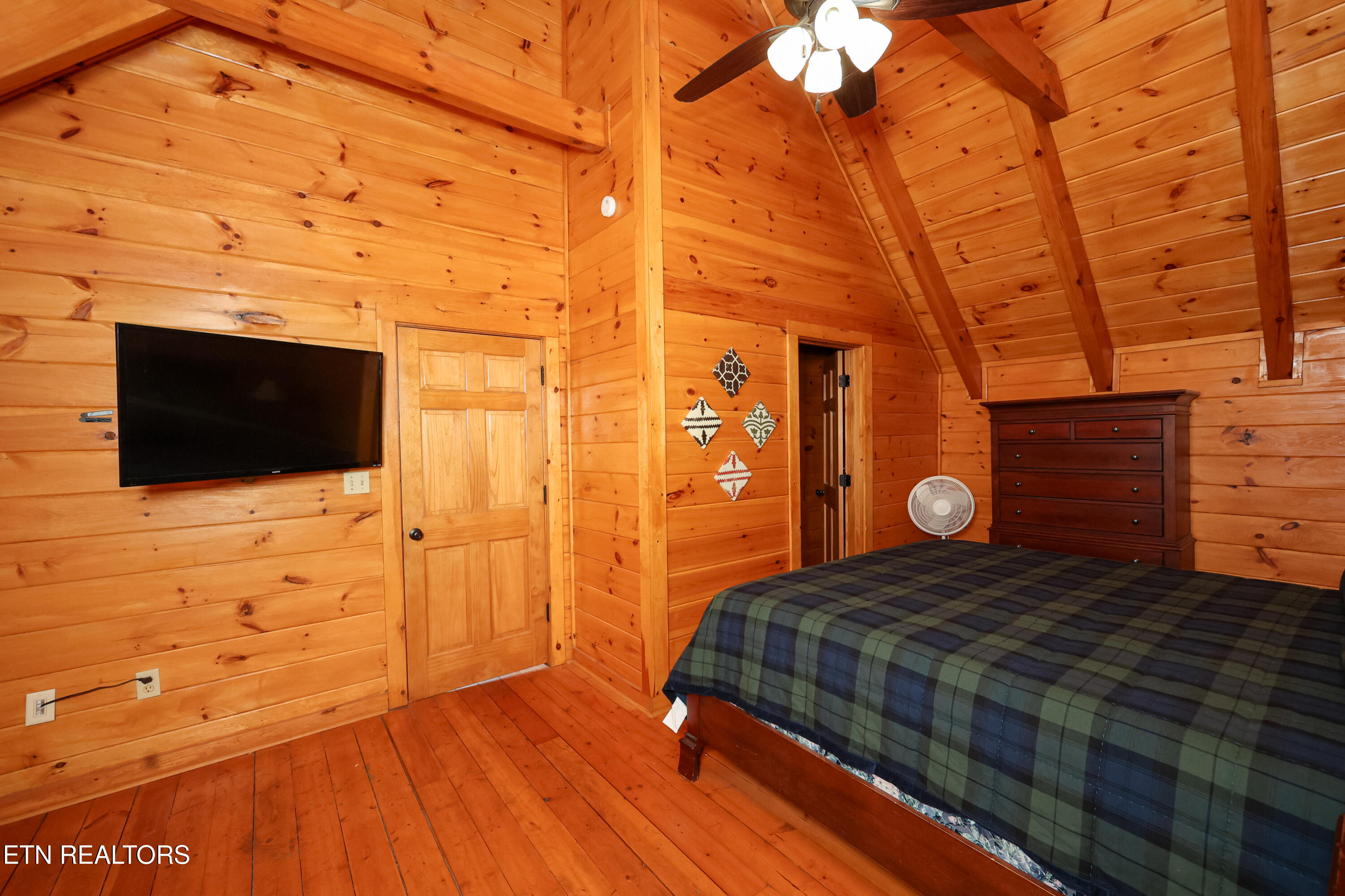556 Wildwood Forest Way Sevierville TN 37876