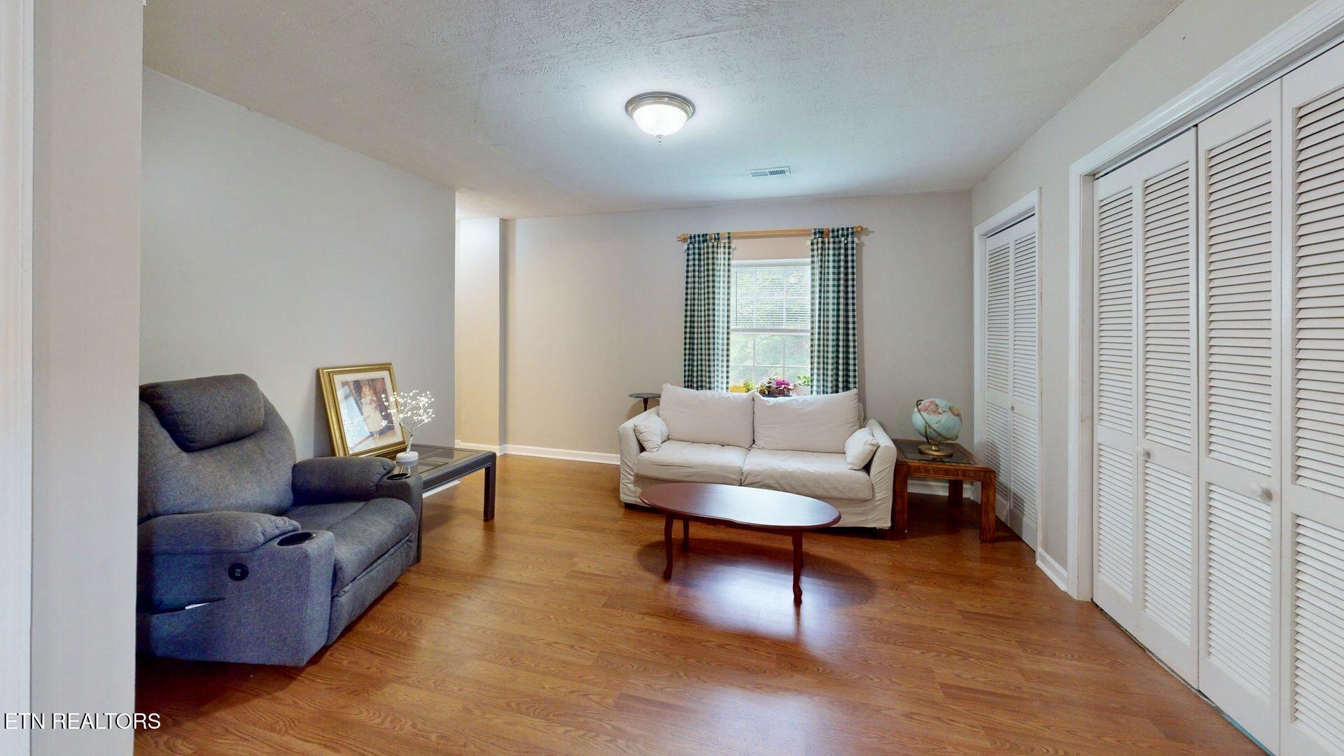 2202 Orchard Meade Lane Knoxville TN 37923