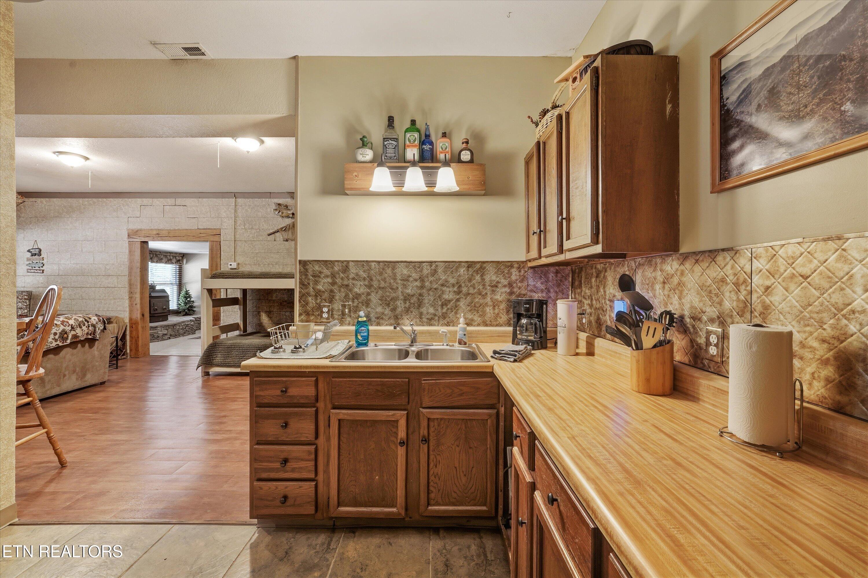 1525 Cove Lane Oliver Springs TN 37840
