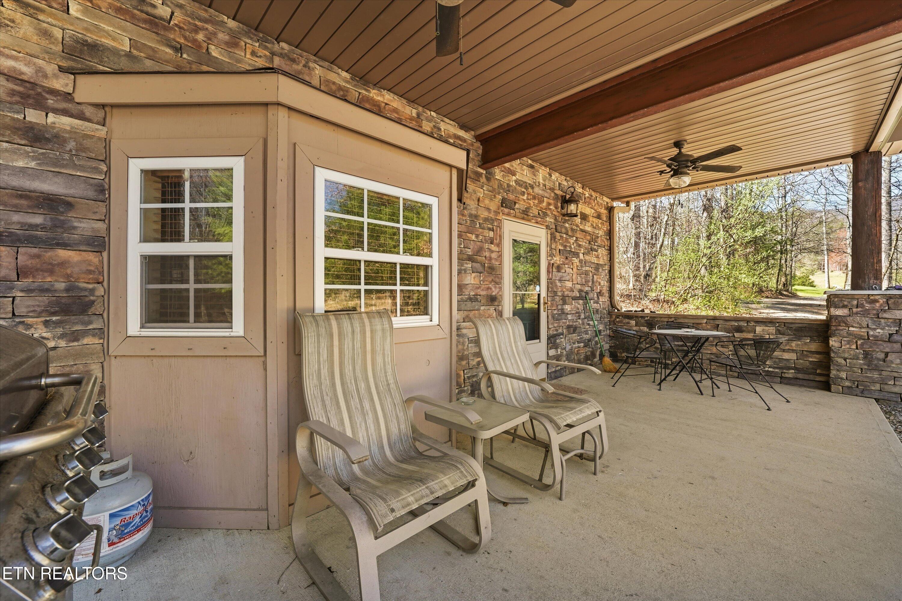 1525 Cove Lane Oliver Springs TN 37840