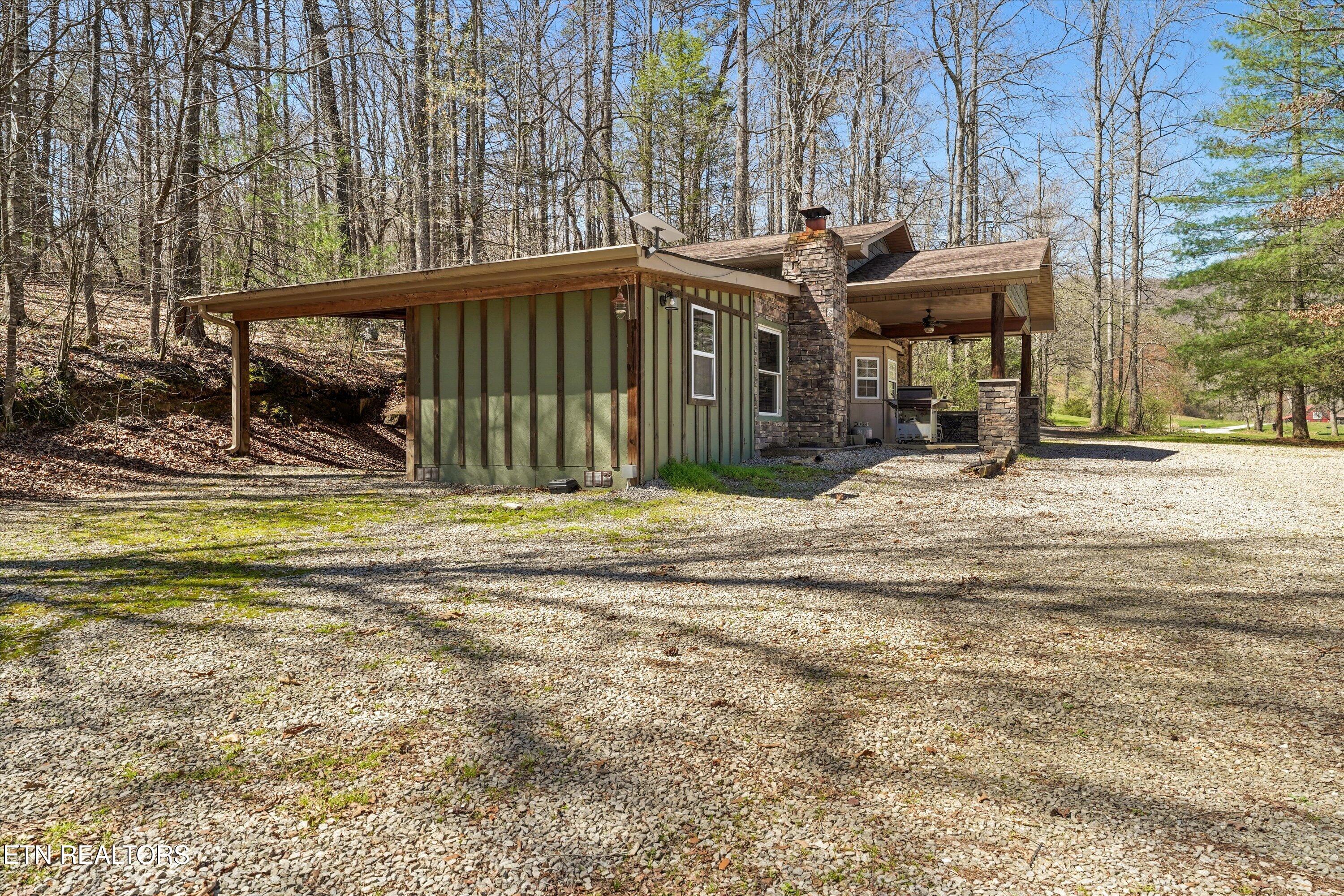1525 Cove Lane Oliver Springs TN 37840
