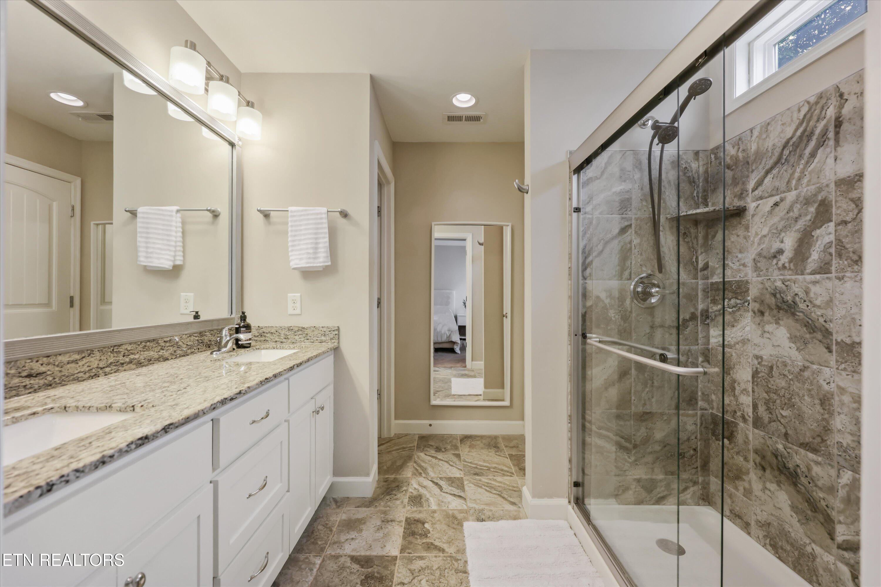 566 Hillside Lane Lenoir City TN 37771