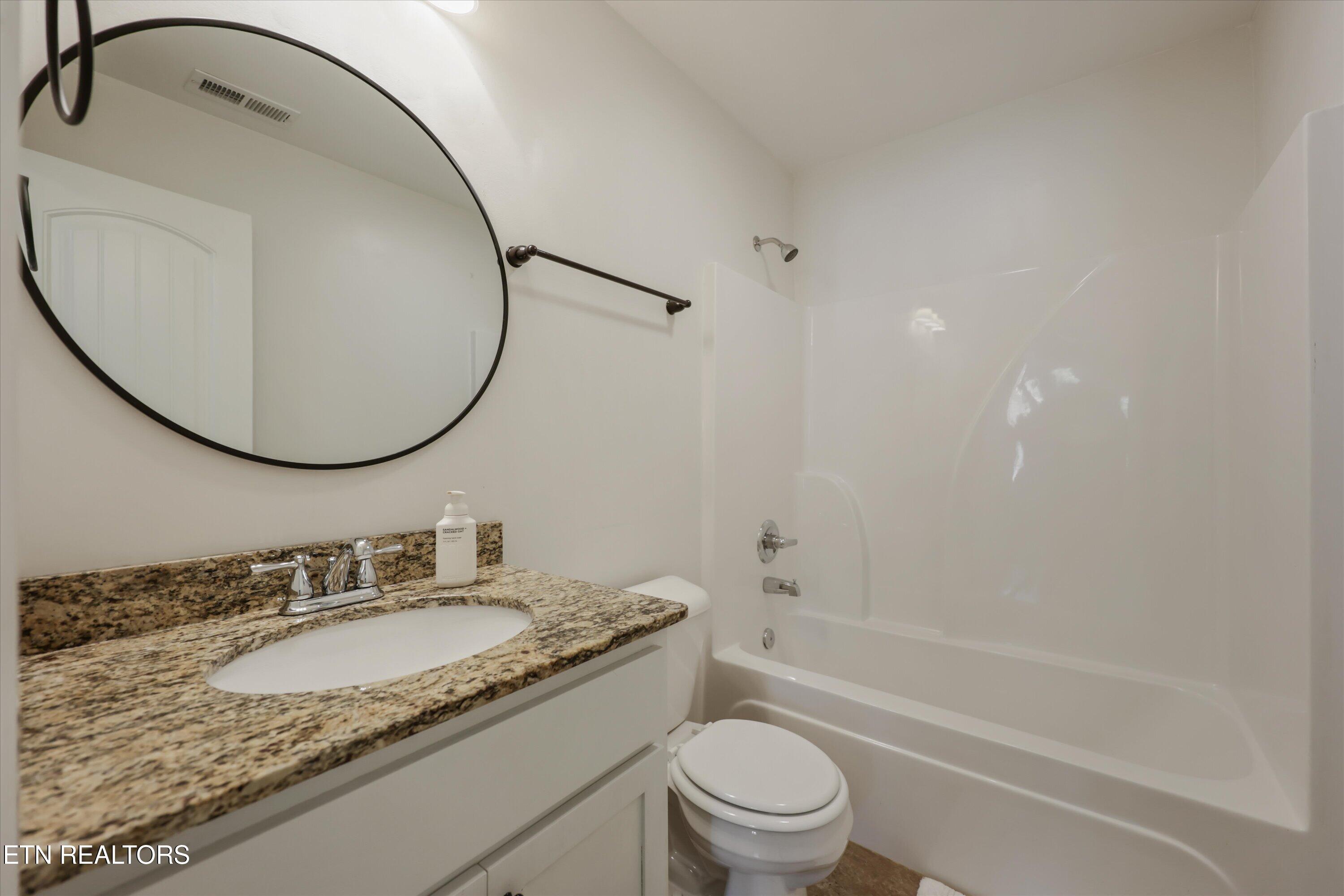 566 Hillside Lane Lenoir City TN 37771