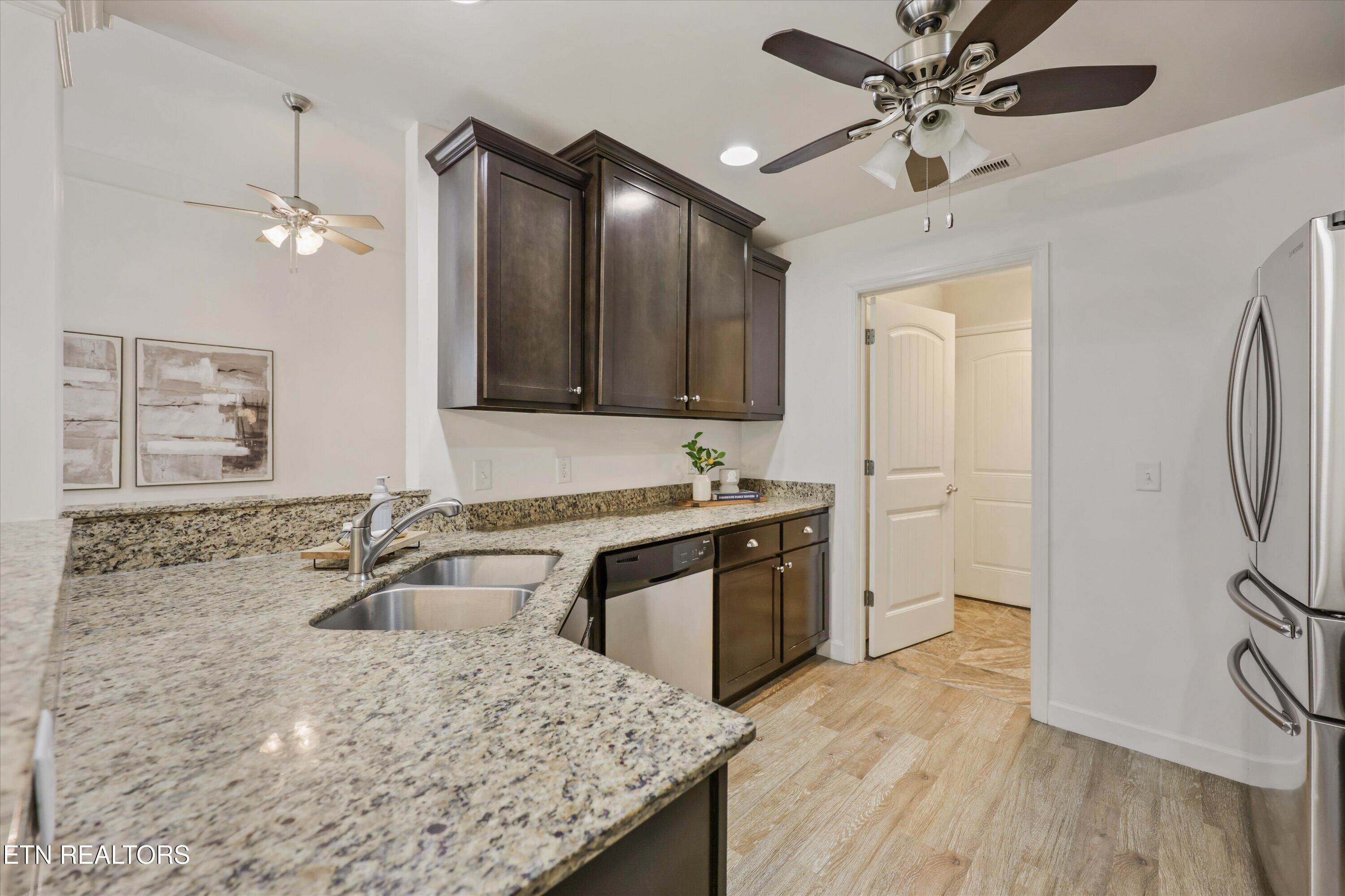 566 Hillside Lane Lenoir City TN 37771