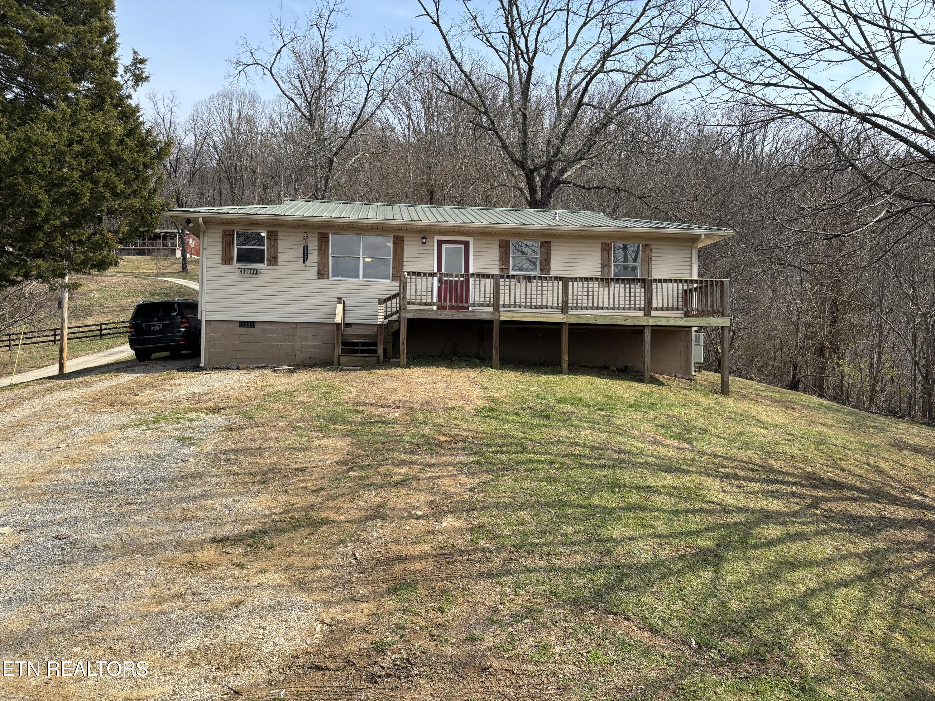 8634 Bud Hawkins Road Corryton TN 37721
