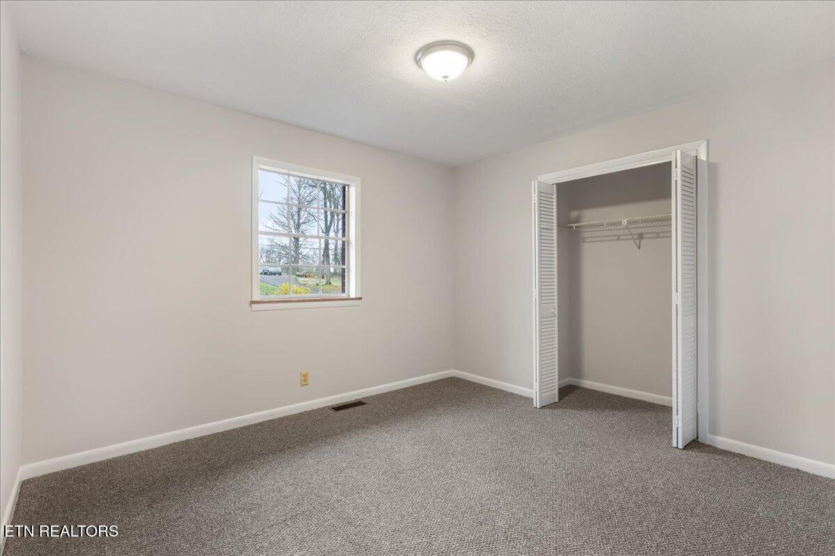 861 Forest Heights Circle Lenoir City TN 37772