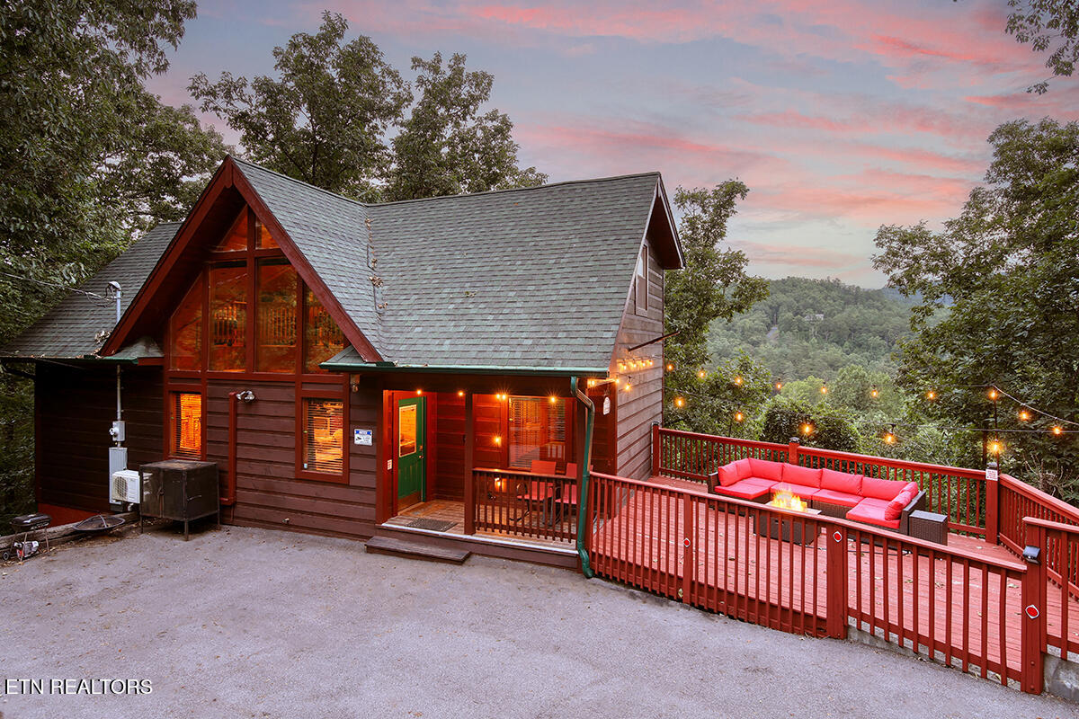 1742 Pulaski Lane Sevierville TN 37862