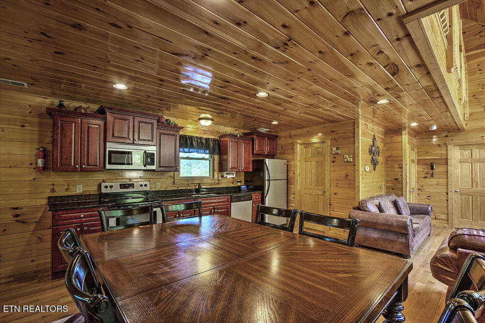 1742 Pulaski Lane Sevierville TN 37862