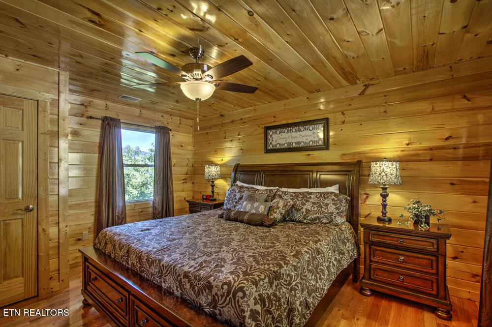 1742 Pulaski Lane Sevierville TN 37862