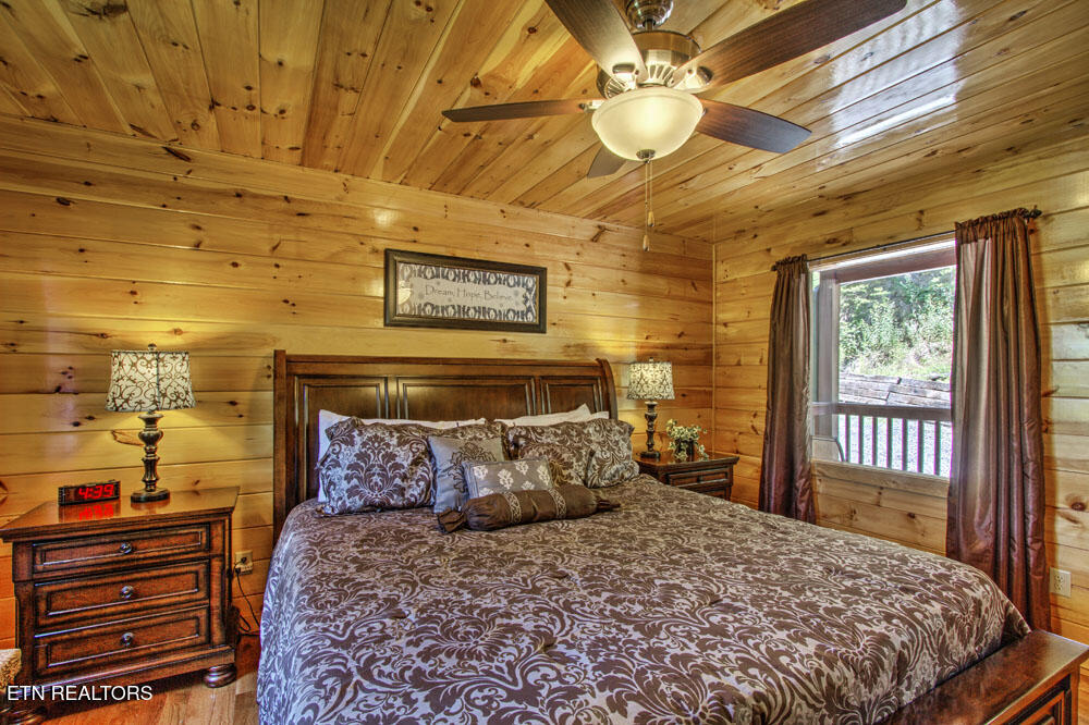 1742 Pulaski Lane Sevierville TN 37862