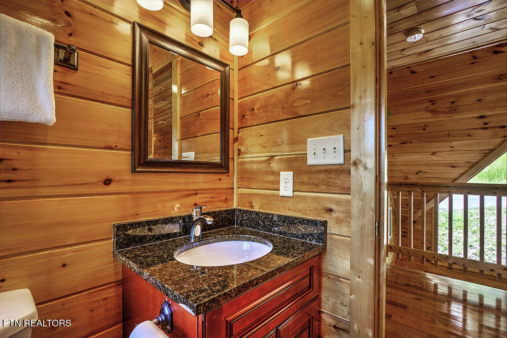 1742 Pulaski Lane Sevierville TN 37862