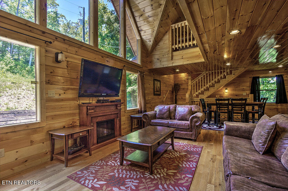 1742 Pulaski Lane Sevierville TN 37862