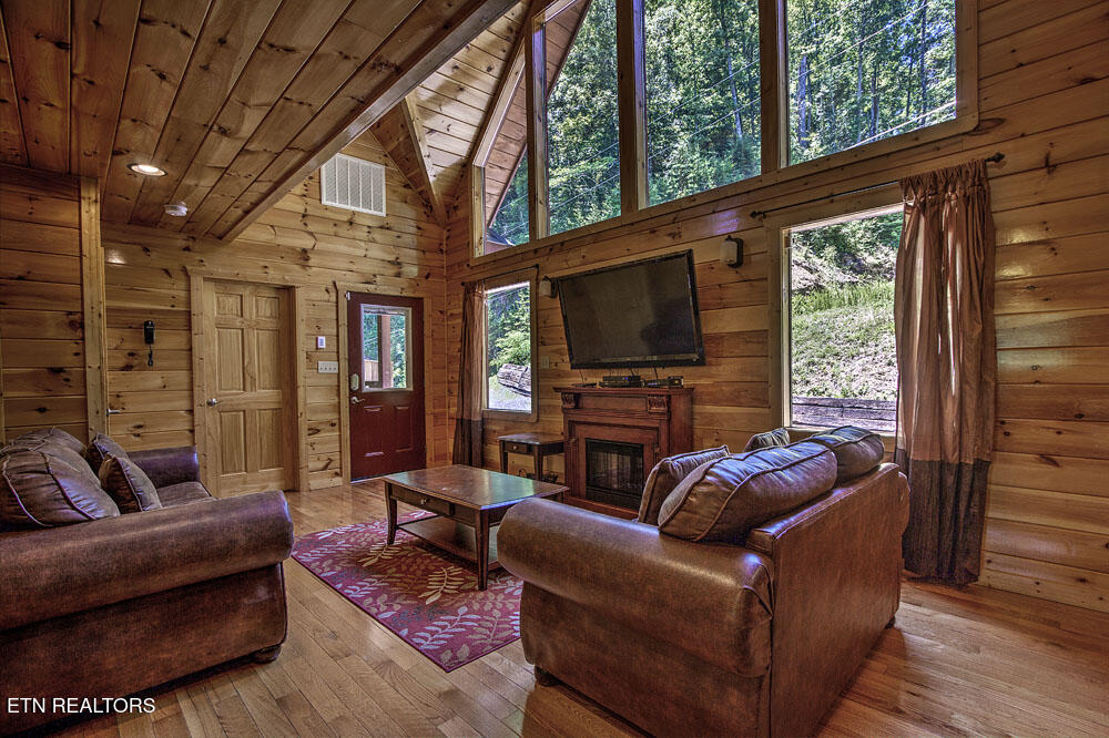 1742 Pulaski Lane Sevierville TN 37862