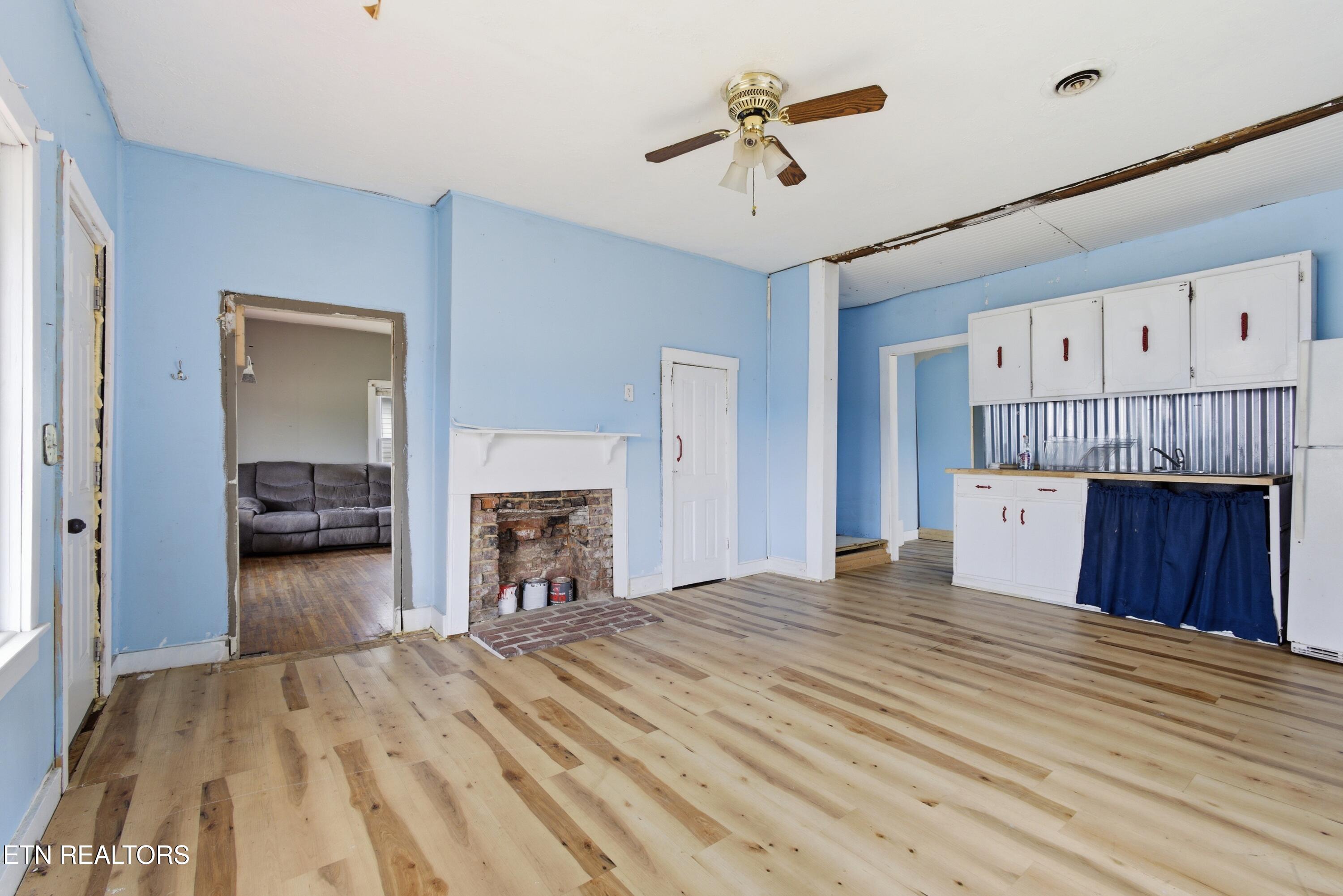 315 S Front Avenue Rockwood TN 37854