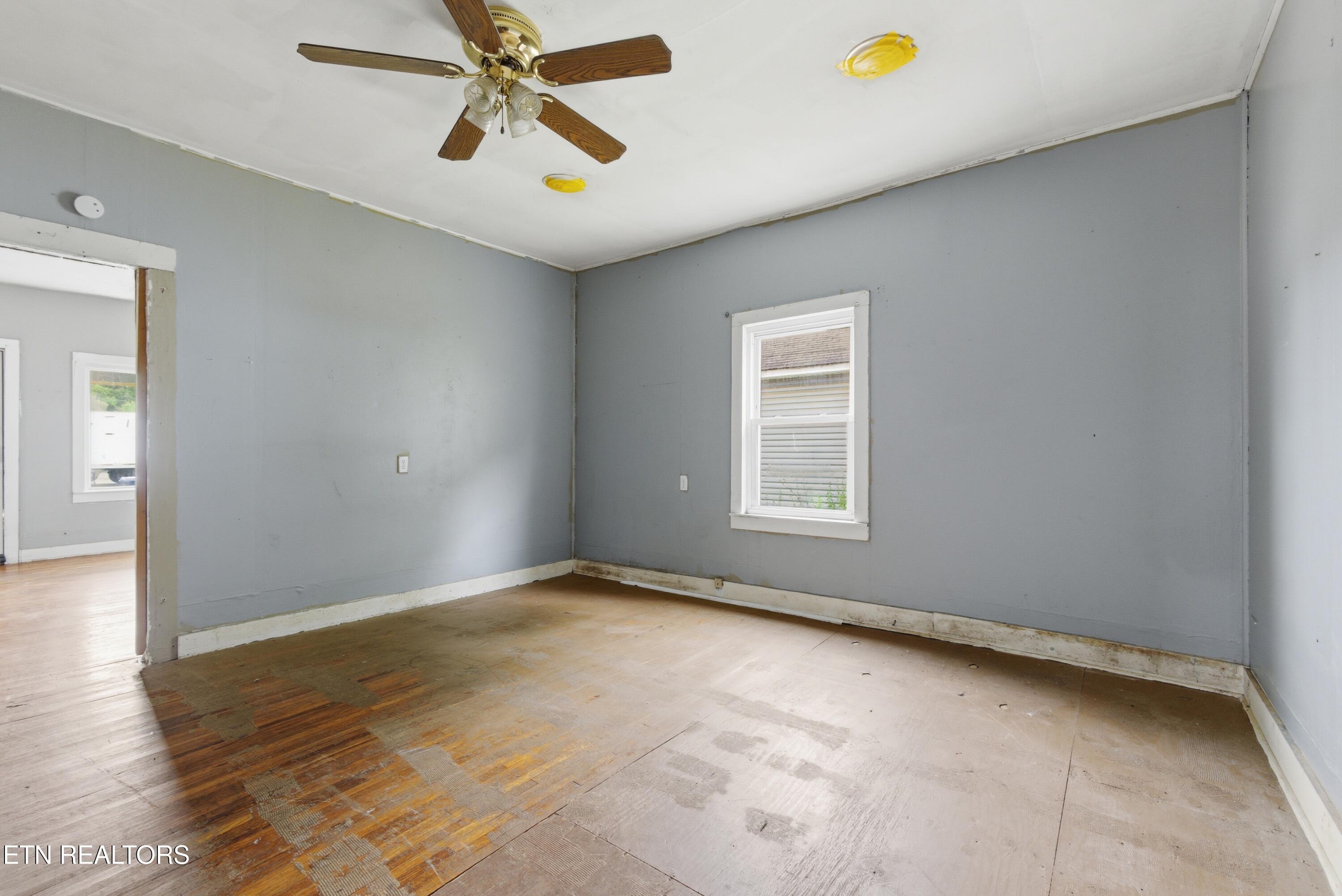 315 S Front Avenue Rockwood TN 37854